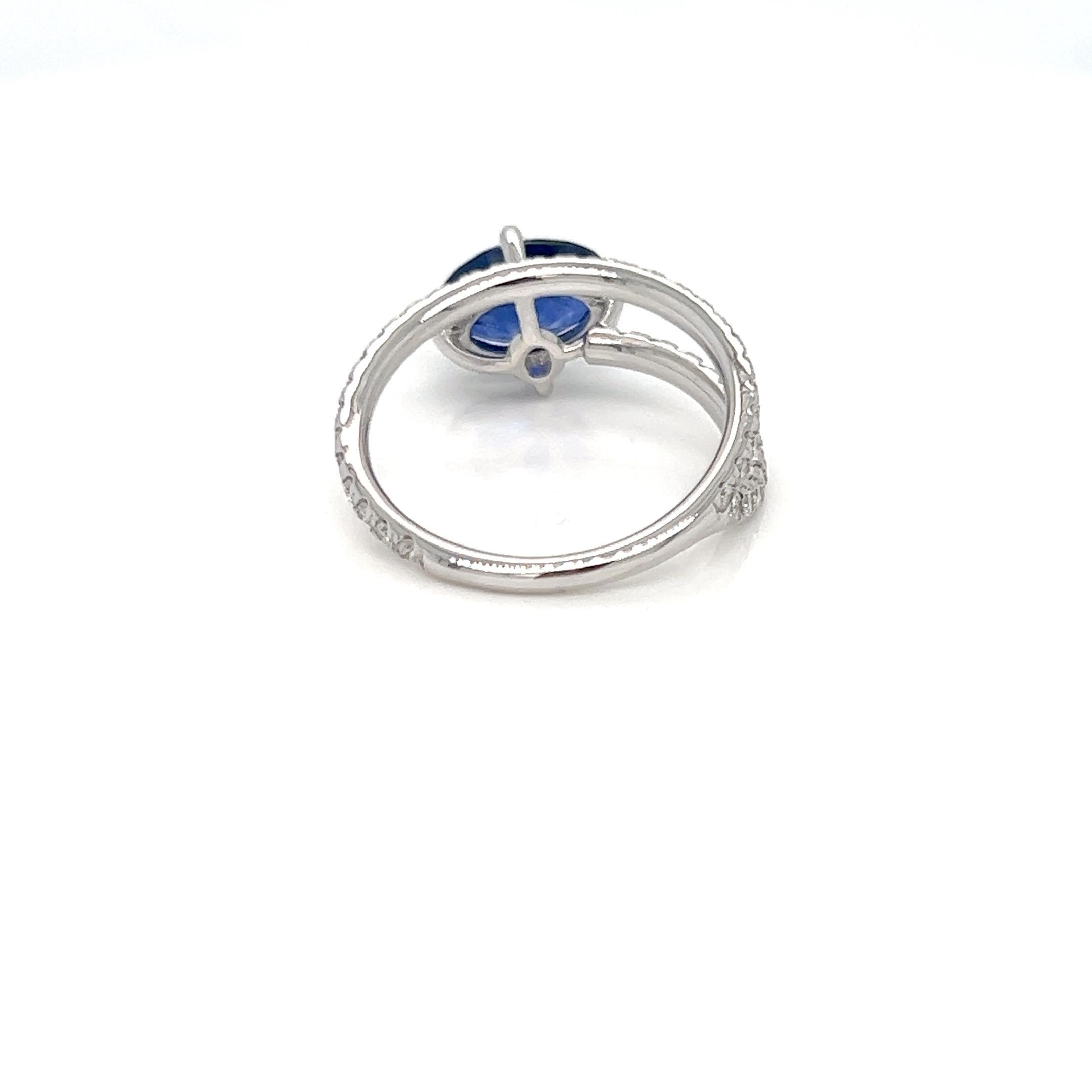Modern 2.81 Carats Sapphire Wrap Diamond Band Ring For Sale