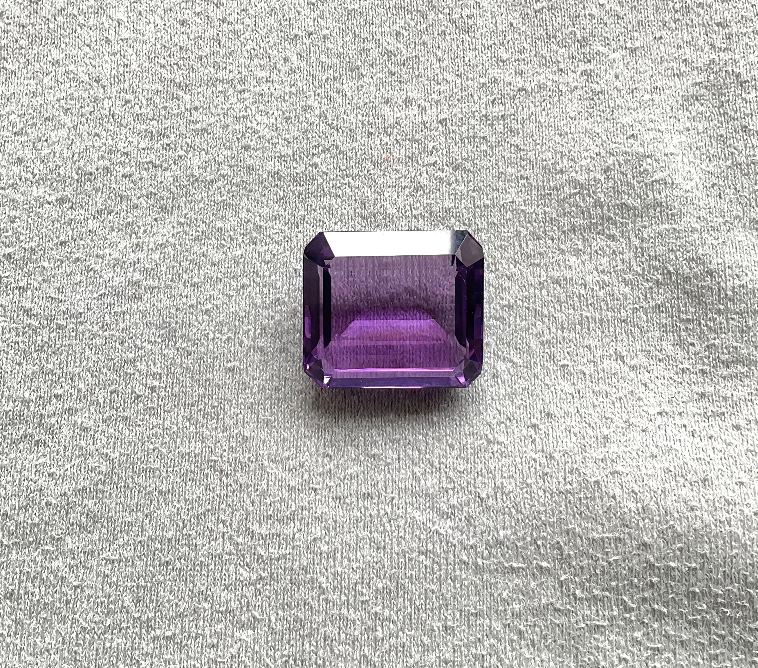 28.12 Carat Amethyst Top Quality Faceted Octagon Loose Gemstone For Jewelry Gem

Gemstone-Amethyst 
Shape - Octagon
size - 20x18x9 MM
Weight - 28.12
Quantity - 1 Piece