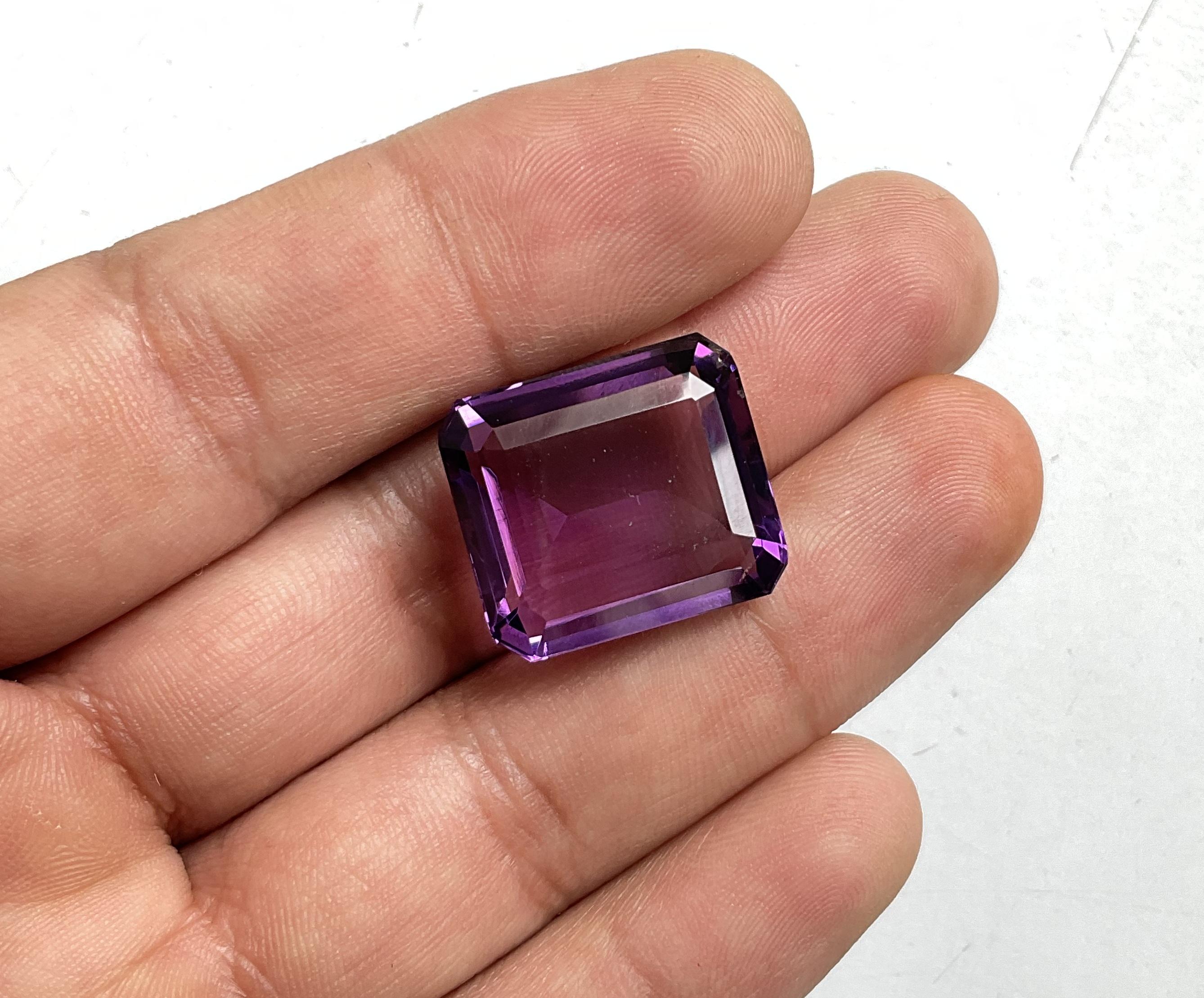 28.12 Carat Amethyst Top Quality Faceted Octagon Cut stone Gemstone For Jewelry  For Sale 2