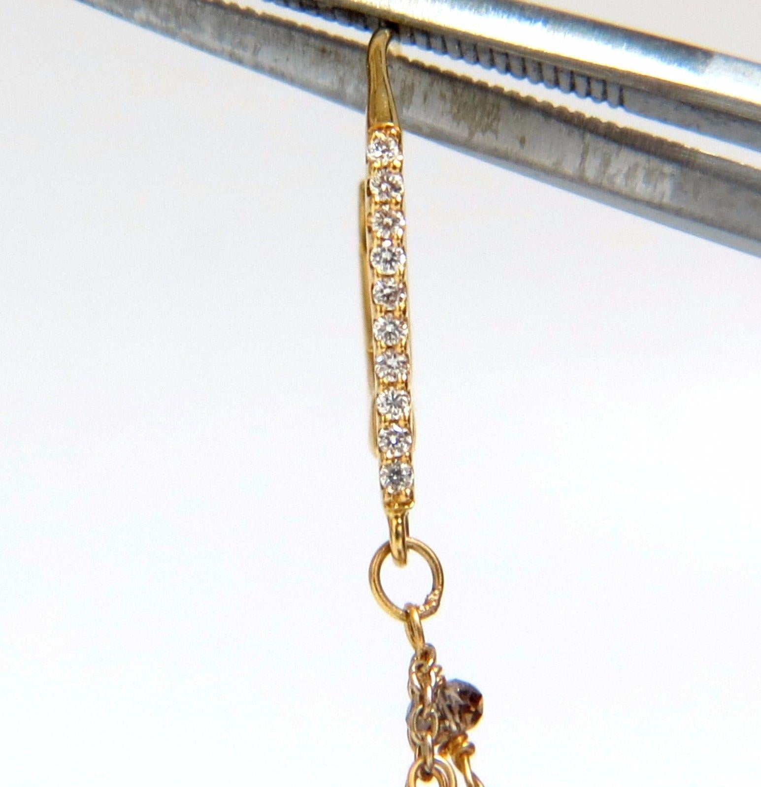 Schwebender Vorhang / Flachgewebe 

Fancy Color Diamanten Briolette Ohrringe

28 Karat Diamanten im Rosenschliff / Briolette: 

Fancy Natural Browns, Yellow & Light Yellows.

Vs-2 Si-1 Klarheit.

.15ct. Obere Ebene Weiße Diamanten:

G-Farbe Vs-2
