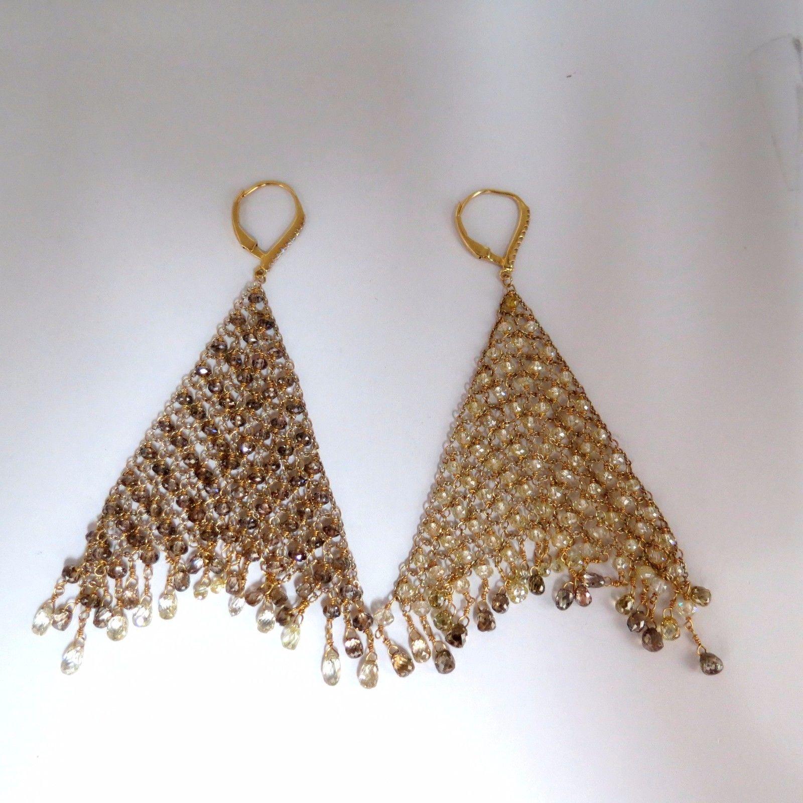 28,15 Karat natürlicher Fancy Color Briolette Diamant-Ohrringe 18 Karat Mesh für Damen oder Herren im Angebot