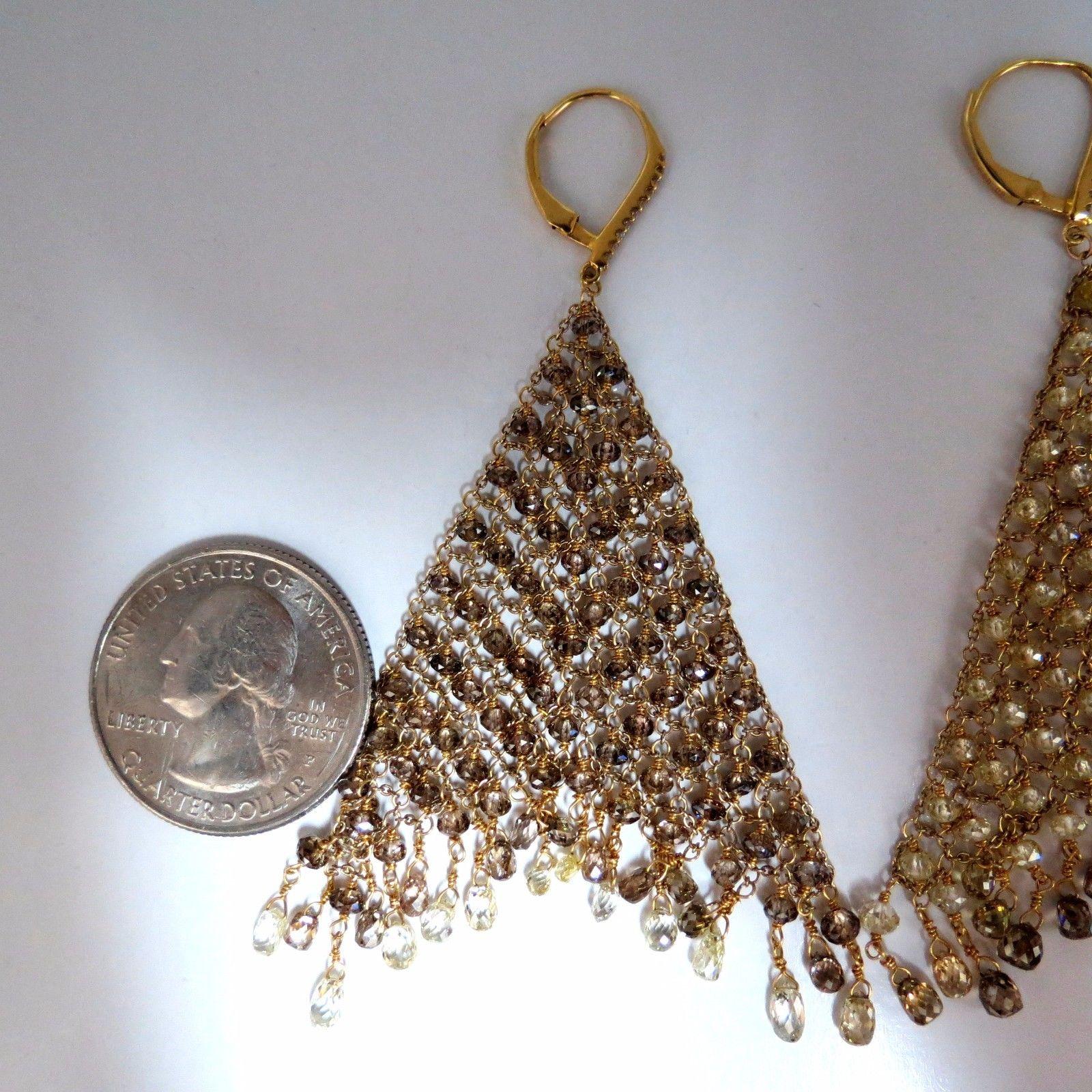 Pendants d'oreilles en maille 18 carats avec diamants briolette de couleur naturelle de 28,15 carats en vente 2
