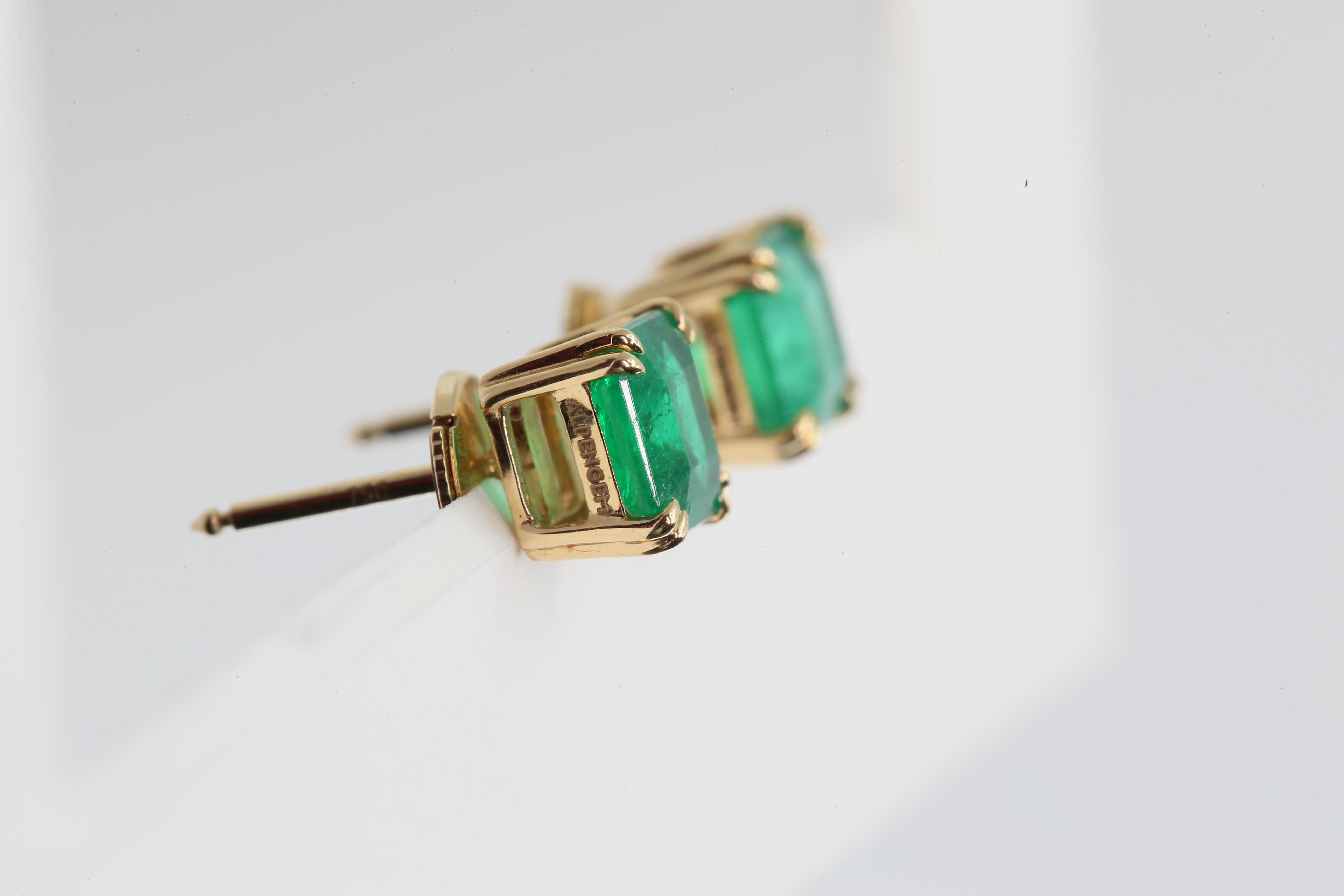 2.8 Carat Natural Emerald Stud Earrings 18k Yellow Gold
Primary Stones: 100% Natural Brazilian Emerald
Average Color/Clarity : Extraordinary Color AAA+ Medium Green/ Clarity, VS
Total Weight Emeralds: Approx. 2.80 Carats
Shape or Cut: Emerald