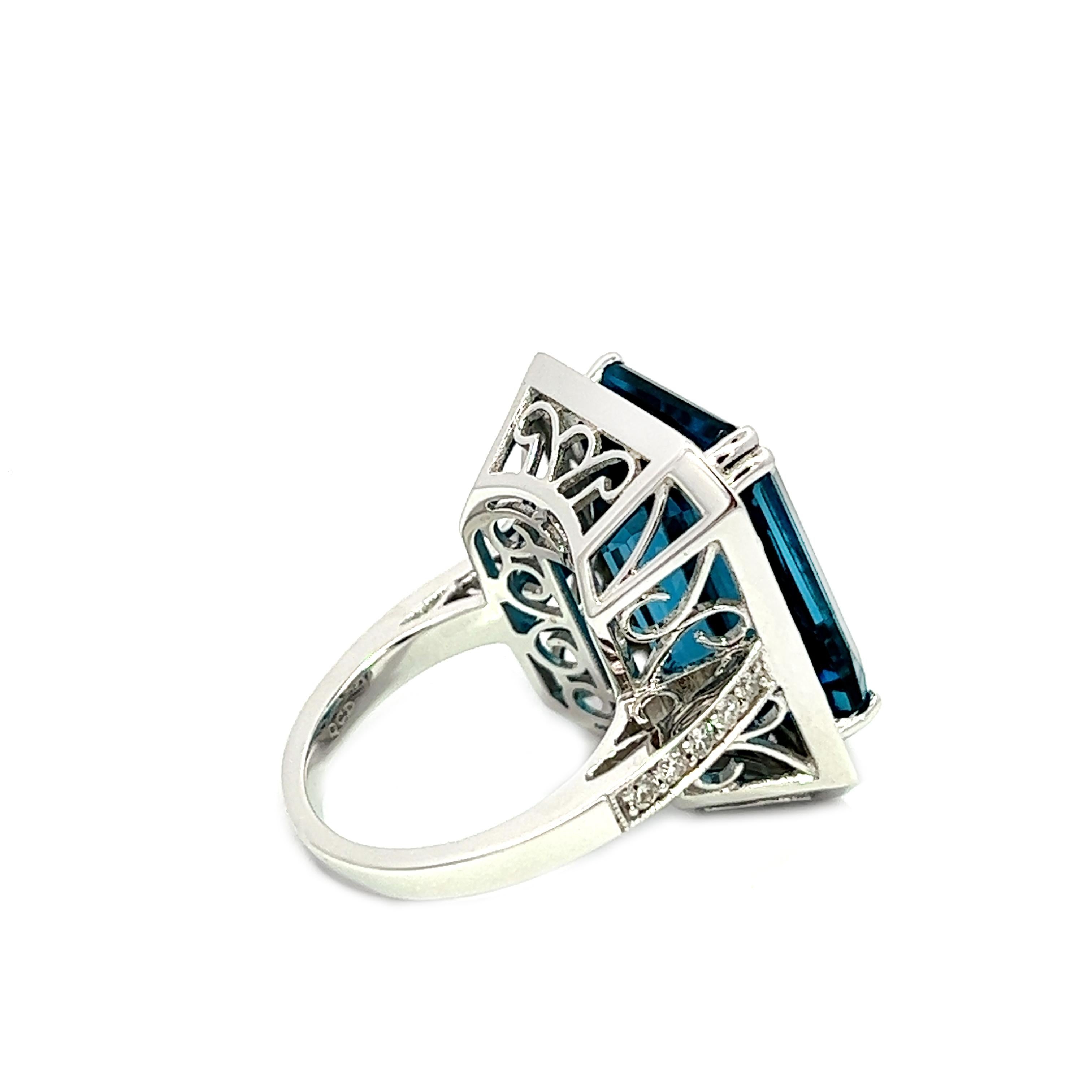 28.17CT Total Weight London Blue Topaz & Diamonds Ring, set in 14KW In New Condition For Sale In New York, NY