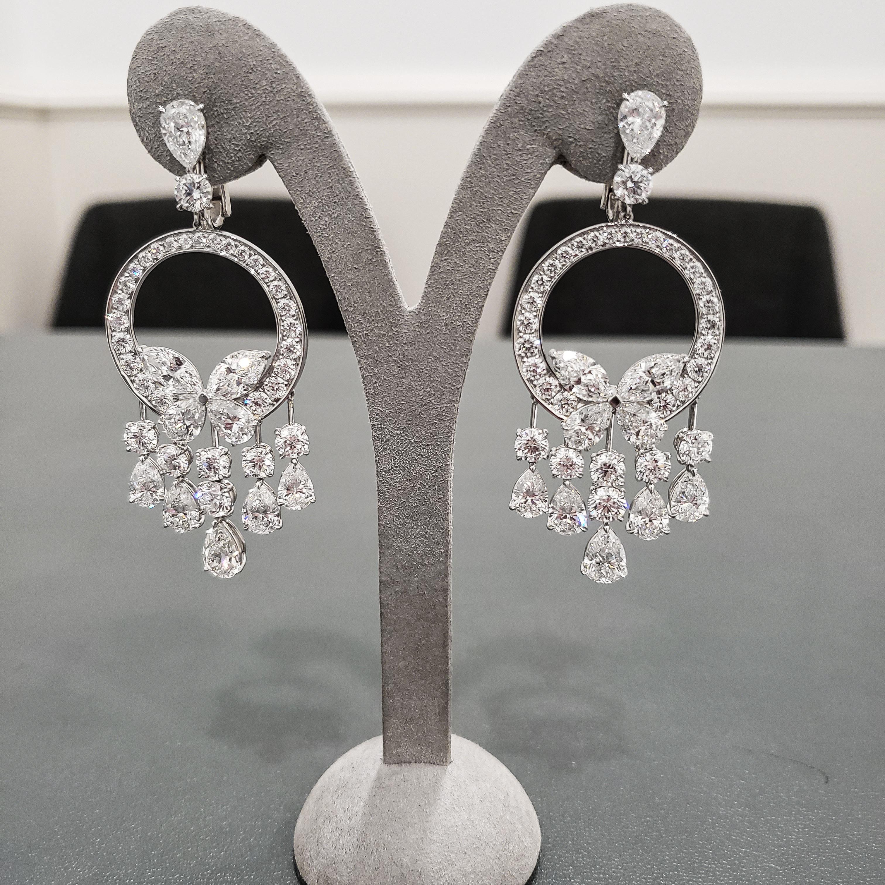 28.19 Carat Total Mixed Cut Diamond Open Work Chandelier Earrings in Platinum For Sale 1