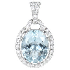 Pendentif en or blanc 18 carats avec aigue-marine de 2,81 carats et diamant blanc.