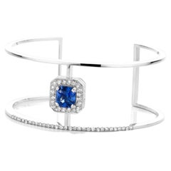 2,81Ct Blue Sapphire and 0,66Ct Diamond (VS/F) Contemporary Bangle Bracelet
