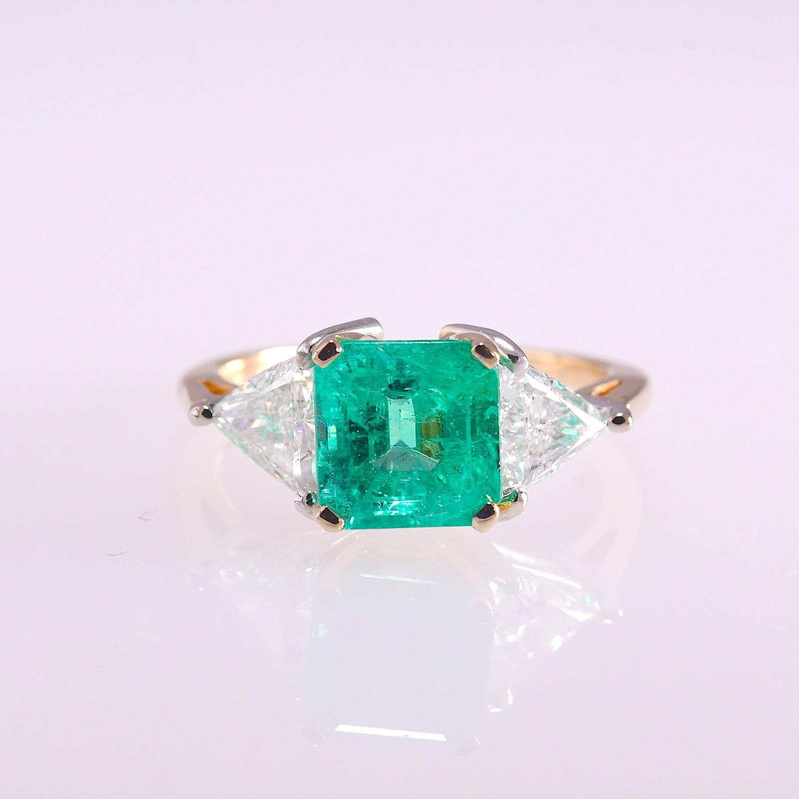 2.82 Carat Emerald and 1.4 Carat Diamond Ring 14 Karat Yellow Gold Ring 4.2g In Excellent Condition In Daytona Beach, FL