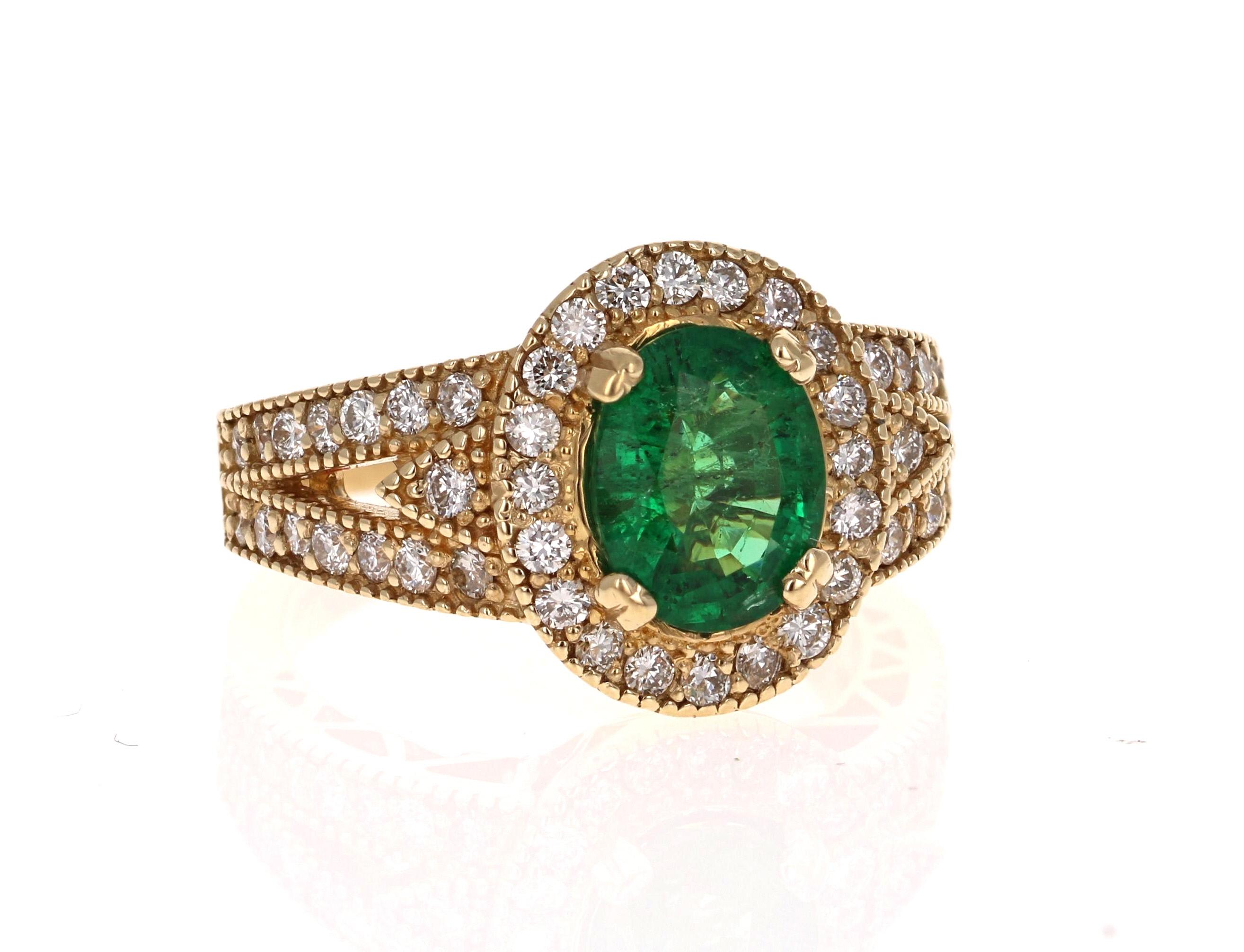 Modern 2.82 Carat Emerald Diamond 14 Karat Yellow Gold Ring For Sale