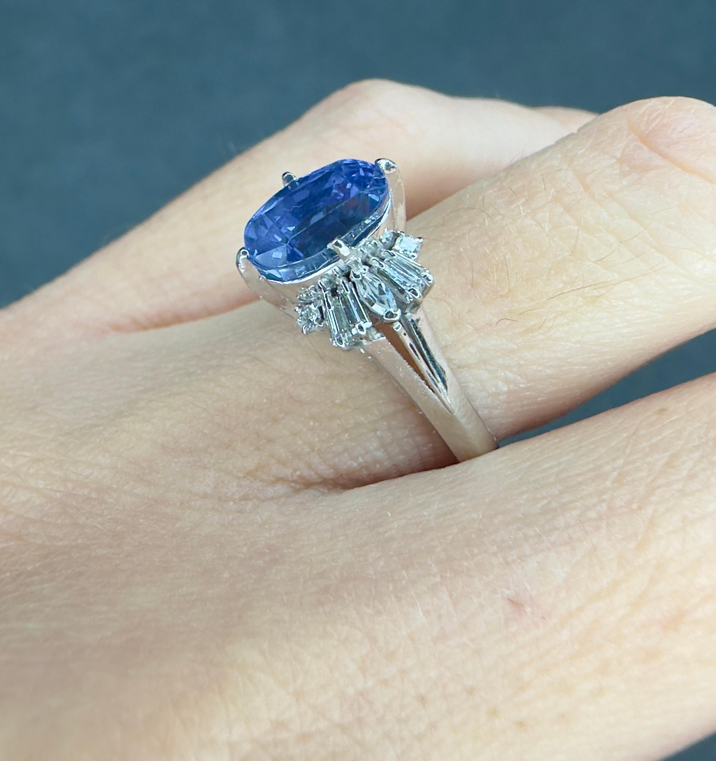 2.82 Carat No Heat Sri Lanka Sapphire GIA Certified Vintage Platinum Ring Bon état - En vente à Houston, TX