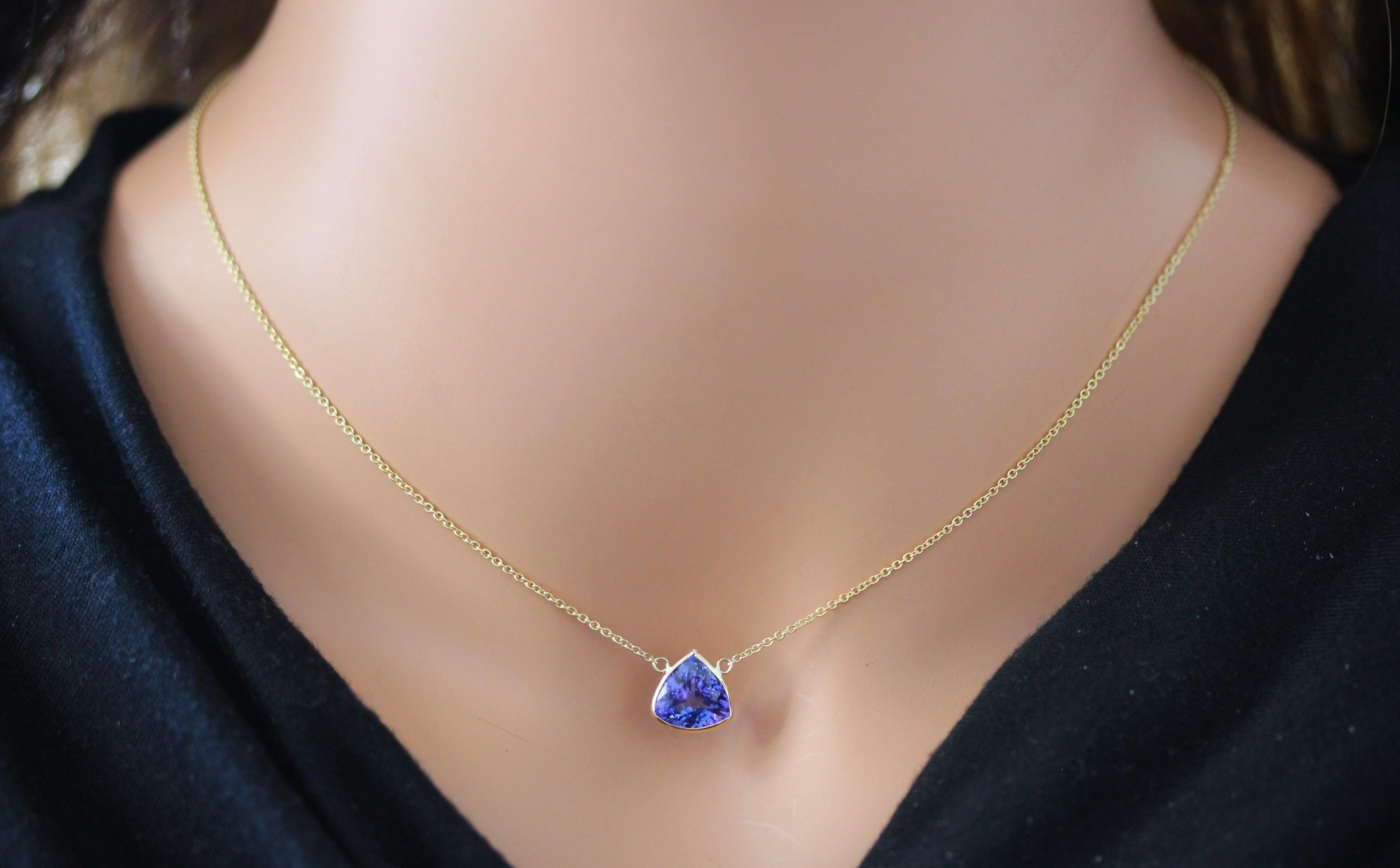 Contemporary 2.82 Carat Trilliant Tanzanite Blue Fashion Necklaces In 14k Yellow Gold For Sale