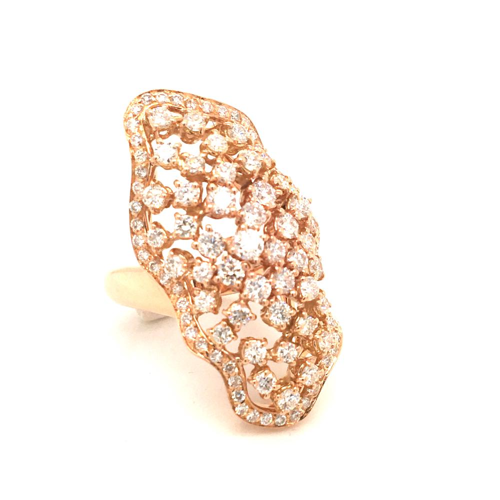 18 KT rose gold Cocktail ring
set with 2.82 Carats of Round shape Diamonds, color G  clarity  VS
the outer line is set on a Pave' line, all the other diamonds in the center are on Prongs setting
Made in Italy comes in a box
finger size 15 italian