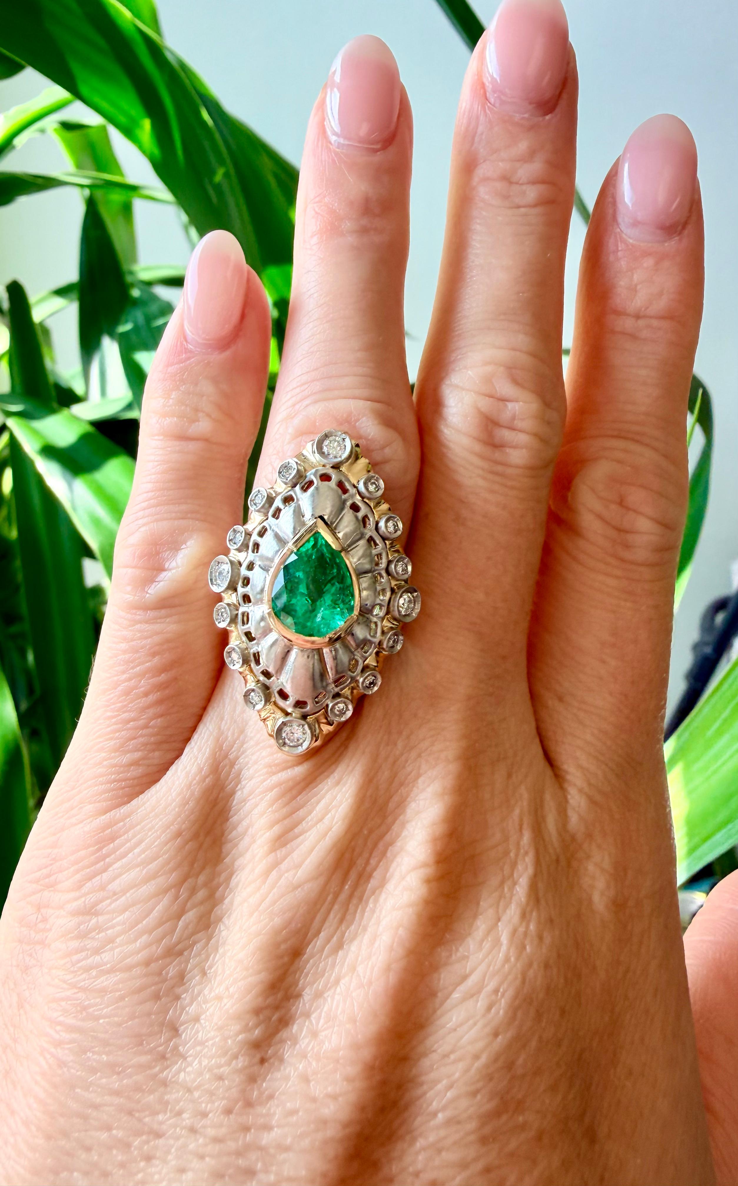 Donna 2,82 CT Certificato GIA. Smeraldo verde colombiano in anello vintage con diamante 18k YG/Plat in vendita