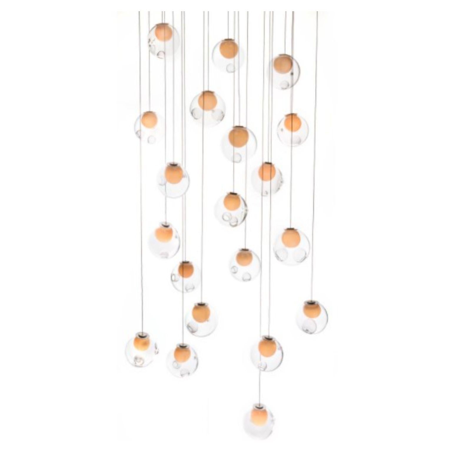 28.20 ciondolo da Bocci
Dimensioni: D. 75,5 x H. 300 cm
Materiali: diametro del baldacchino in nichel spazzolato
Peso: 52 kg
Disponibile anche in diverse dimensioni.

Tutte le nostre lampade possono essere cablate a seconda del Paese. Se viene