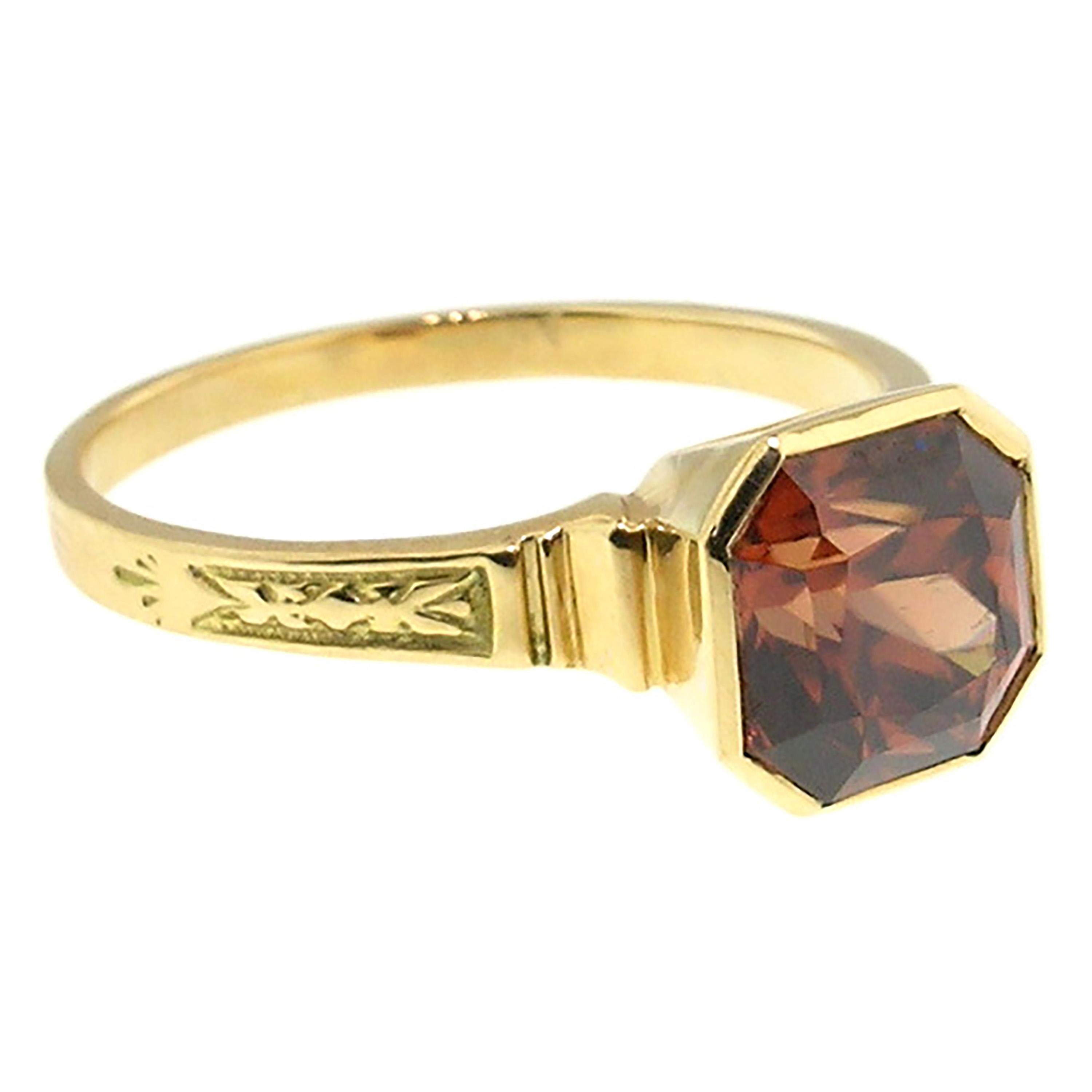 2.82ct Flame Zircon in 18 Karat Gold Custom Ring  In New Condition In Logan, UT