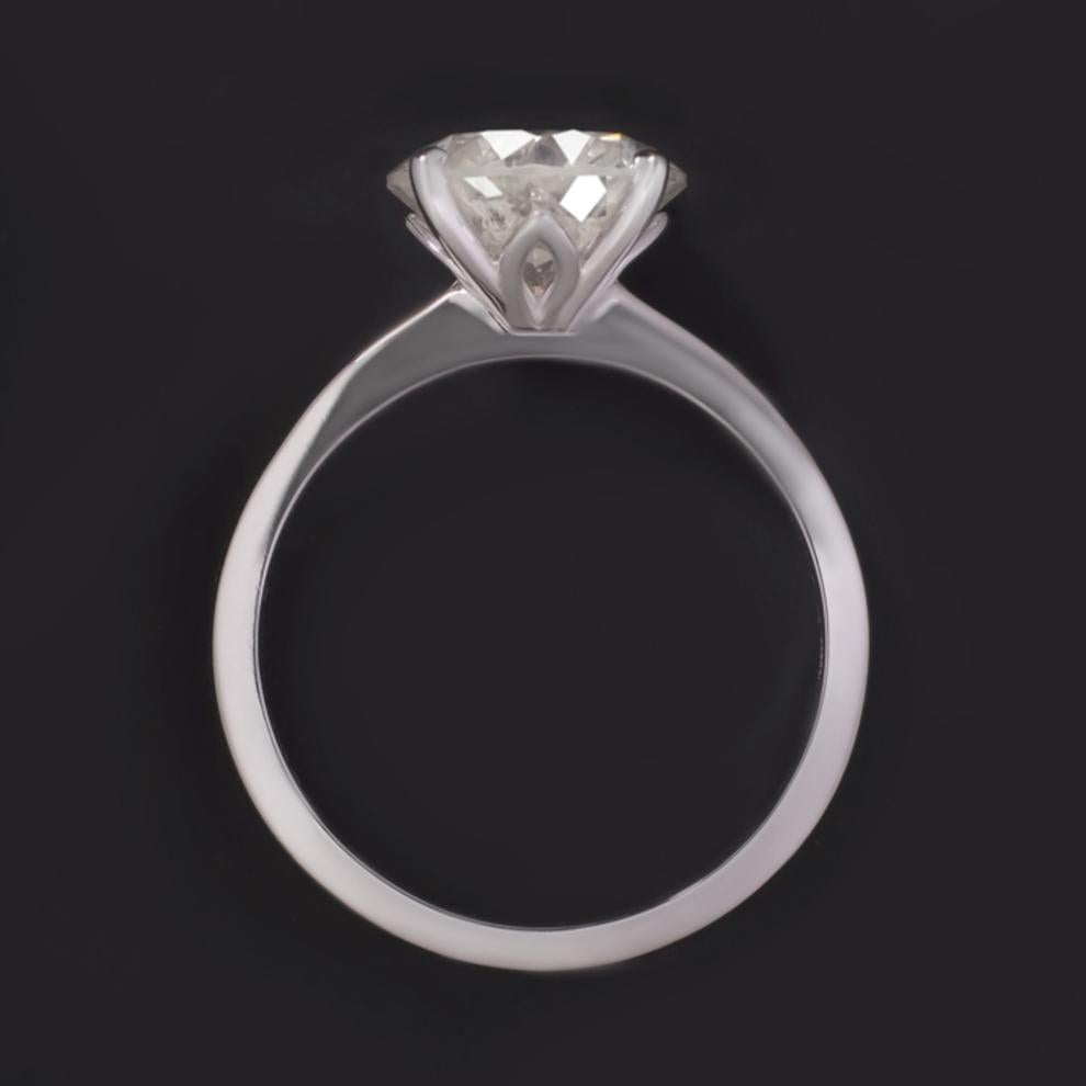 round cut solitaire engagement ring