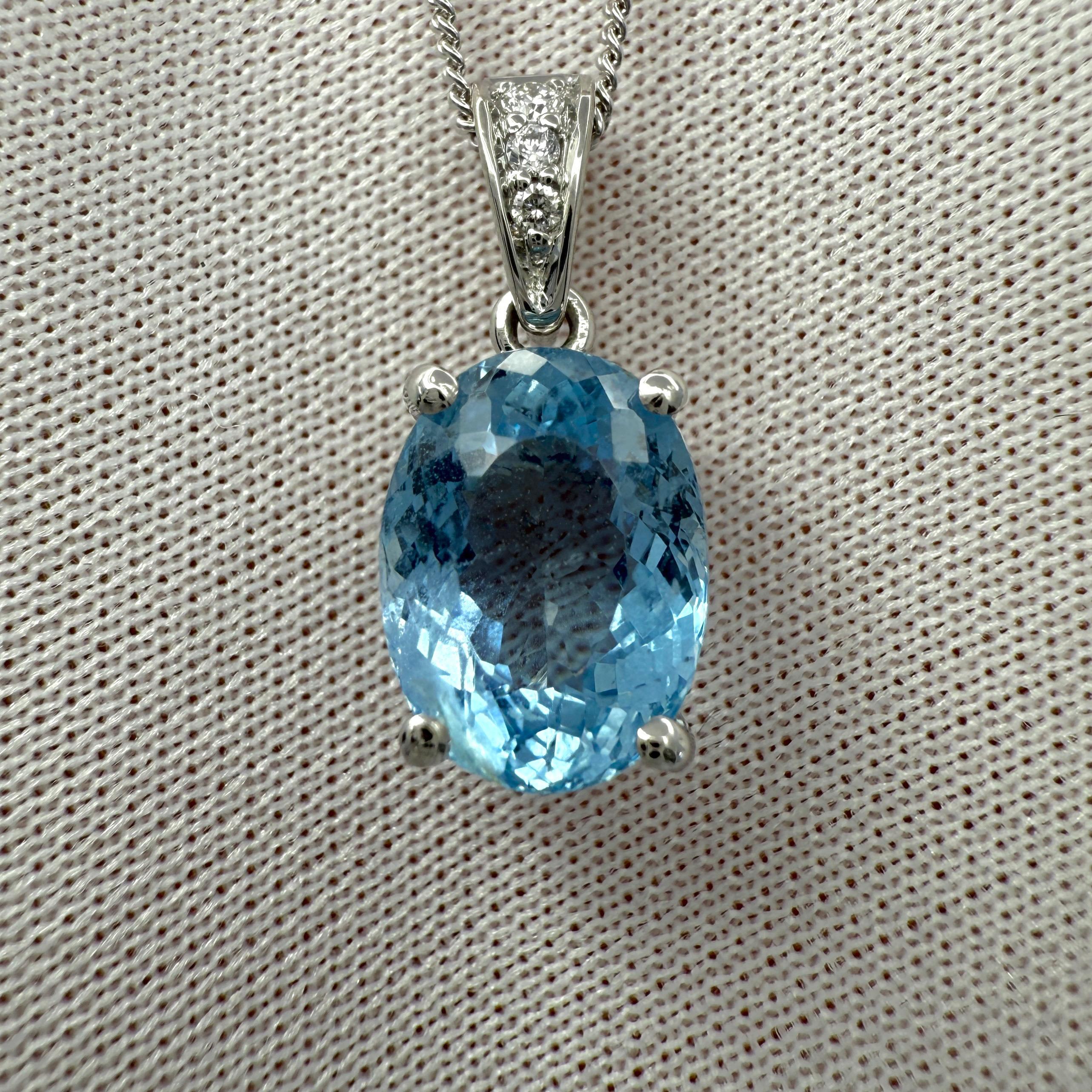 Collana con ciondolo solitario in platino con acquamarina blu e diamanti, taglio ovale, 2.82 ct. in vendita 1