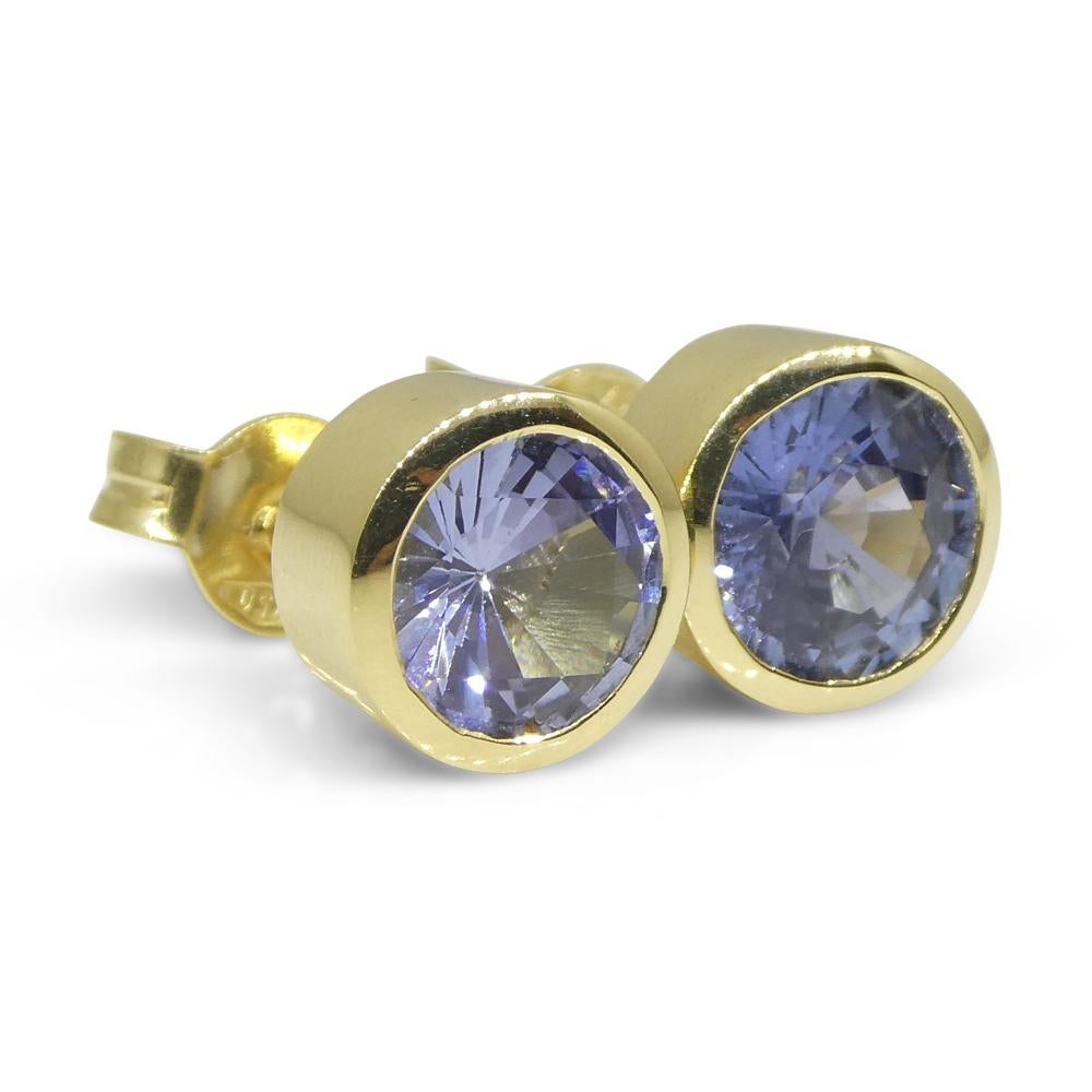 2.82ct Round Blue Sapphire Stud Earrings Set in 18k Yellow Gold In New Condition In Toronto, Ontario