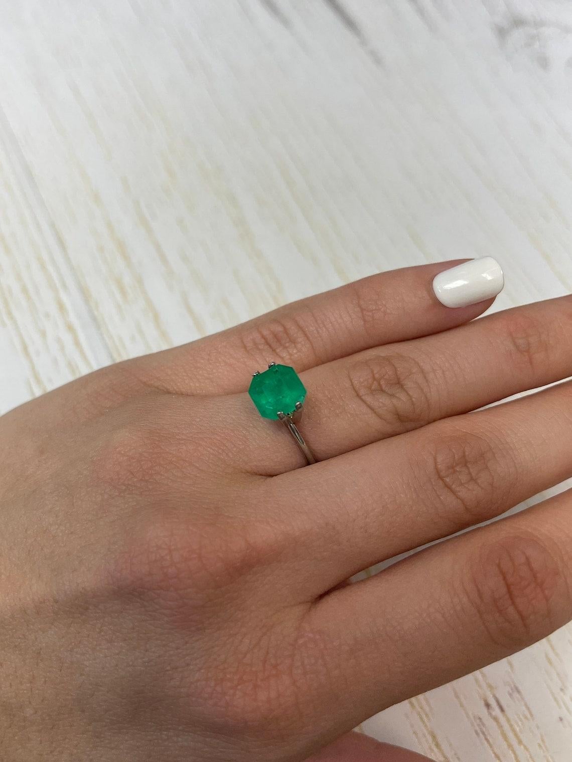 2.82ct Vibrant Muzo Green Colombian Emerald 8.6x8.6mm Asscher Cut May Birthstone (pierre de naissance de mai) en vente 2