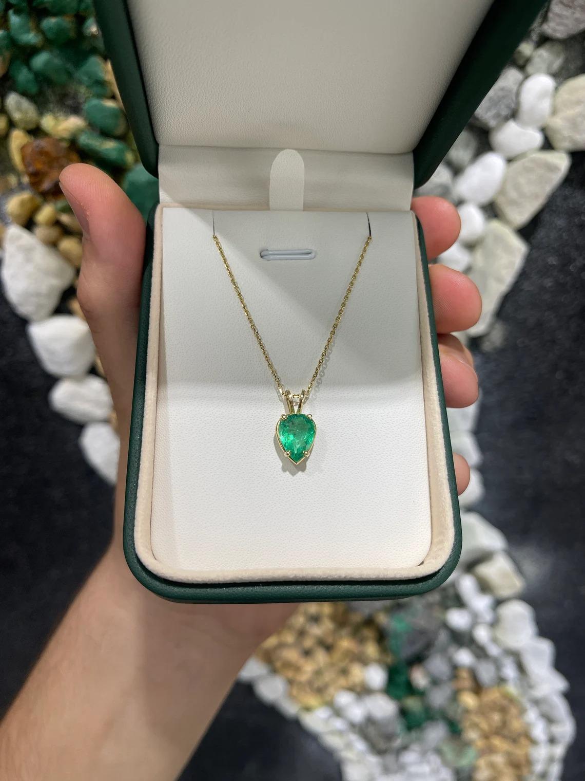 Modern 2.82cts 14K Colombian Emerald-Pear Cut Solitaire Gold Four Prong Gold Pendant For Sale