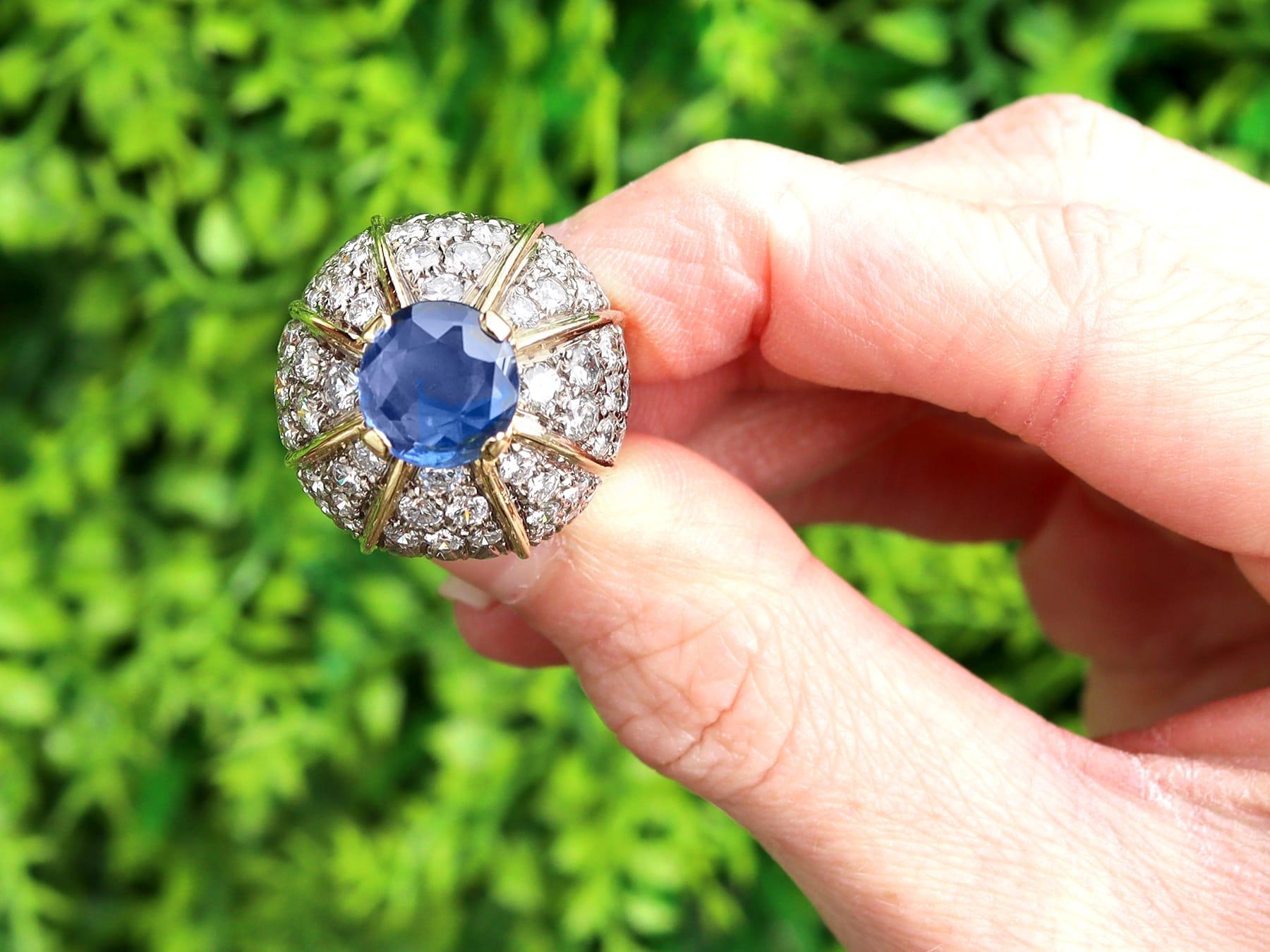 Uno splendido, raffinato e impressionante anello vintage del 1980 con zaffiro birmano da 2,83 carati e diamante da 3,05 carati, in oro giallo da 18 carati e oro bianco da 18 carati; fa parte delle nostre diverse collezioni di gioielli con pietre