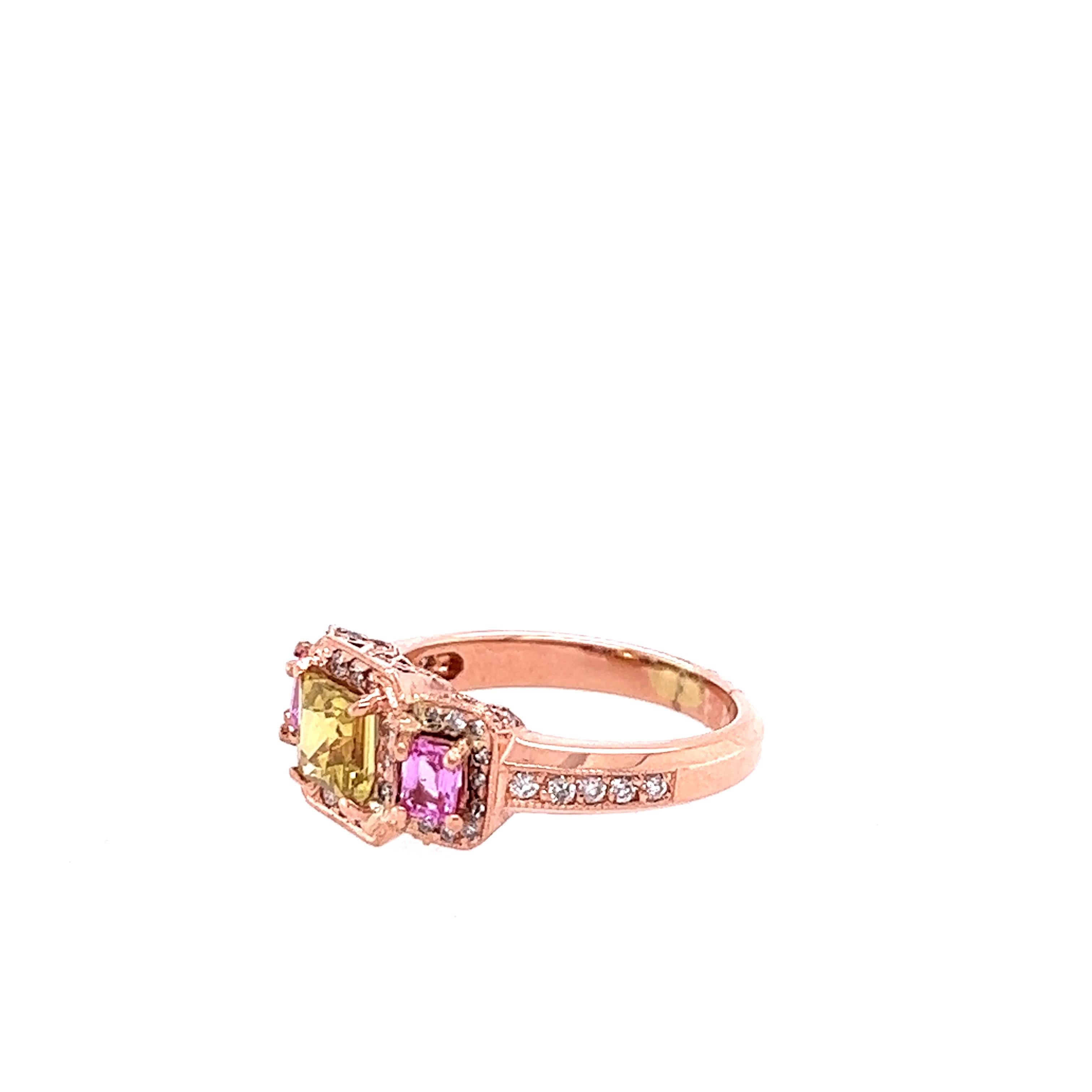 2.83 Karat GIA Gelb-Rosa-Saphir-Diamant-Dreistein-Ring aus 14 Karat Roségold (Zeitgenössisch) im Angebot