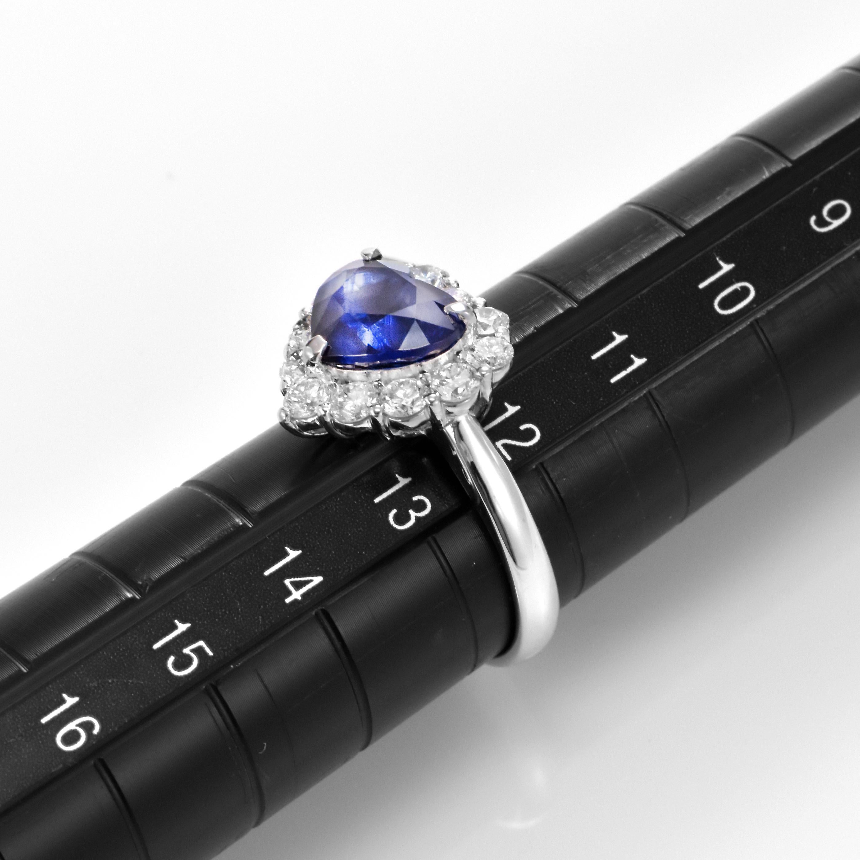 2.83 Carat Natural Sapphire and Diamond Ring Made in Platinum For Sale 4