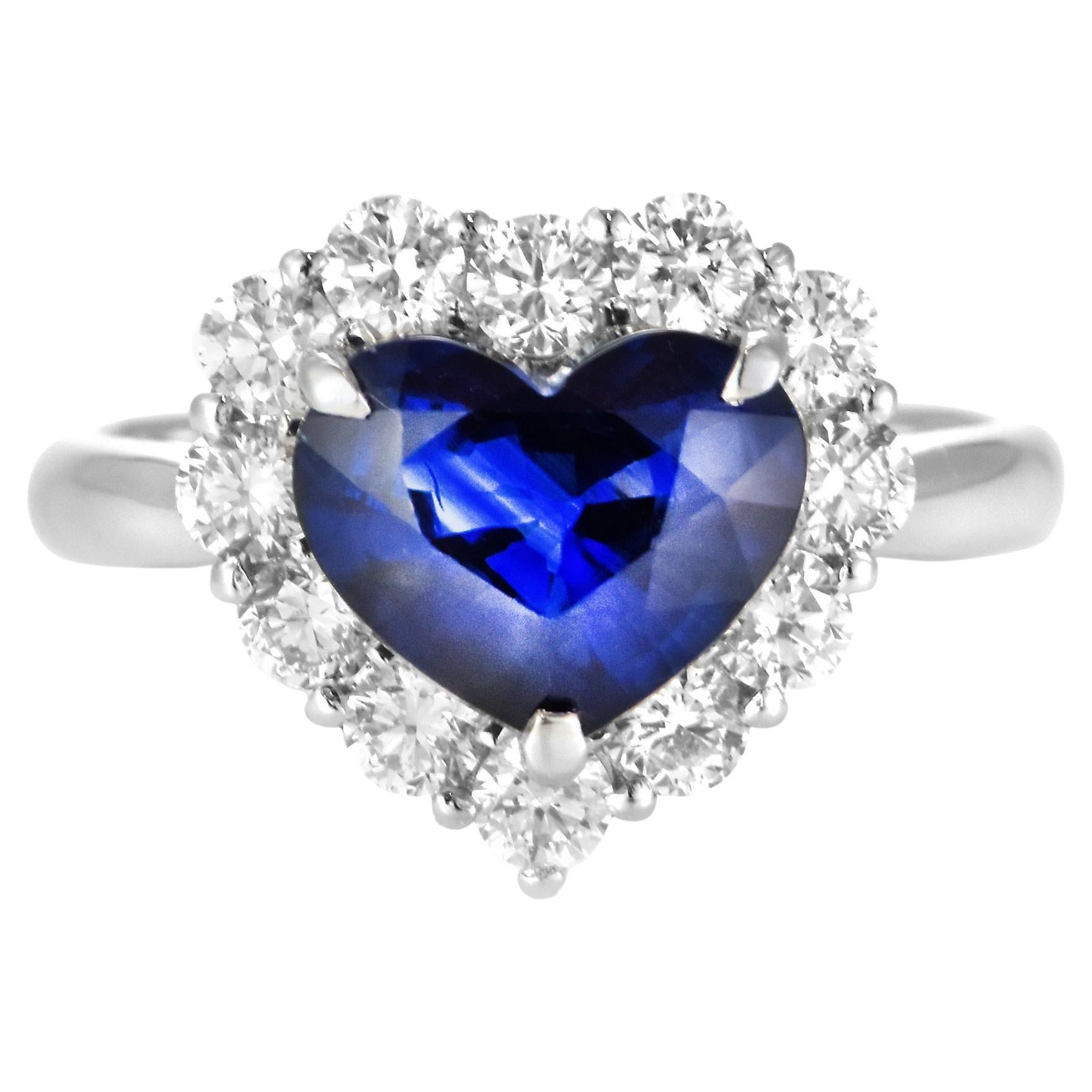 2.83 Carat Natural Sapphire and Diamond Ring Made in Platinum For Sale