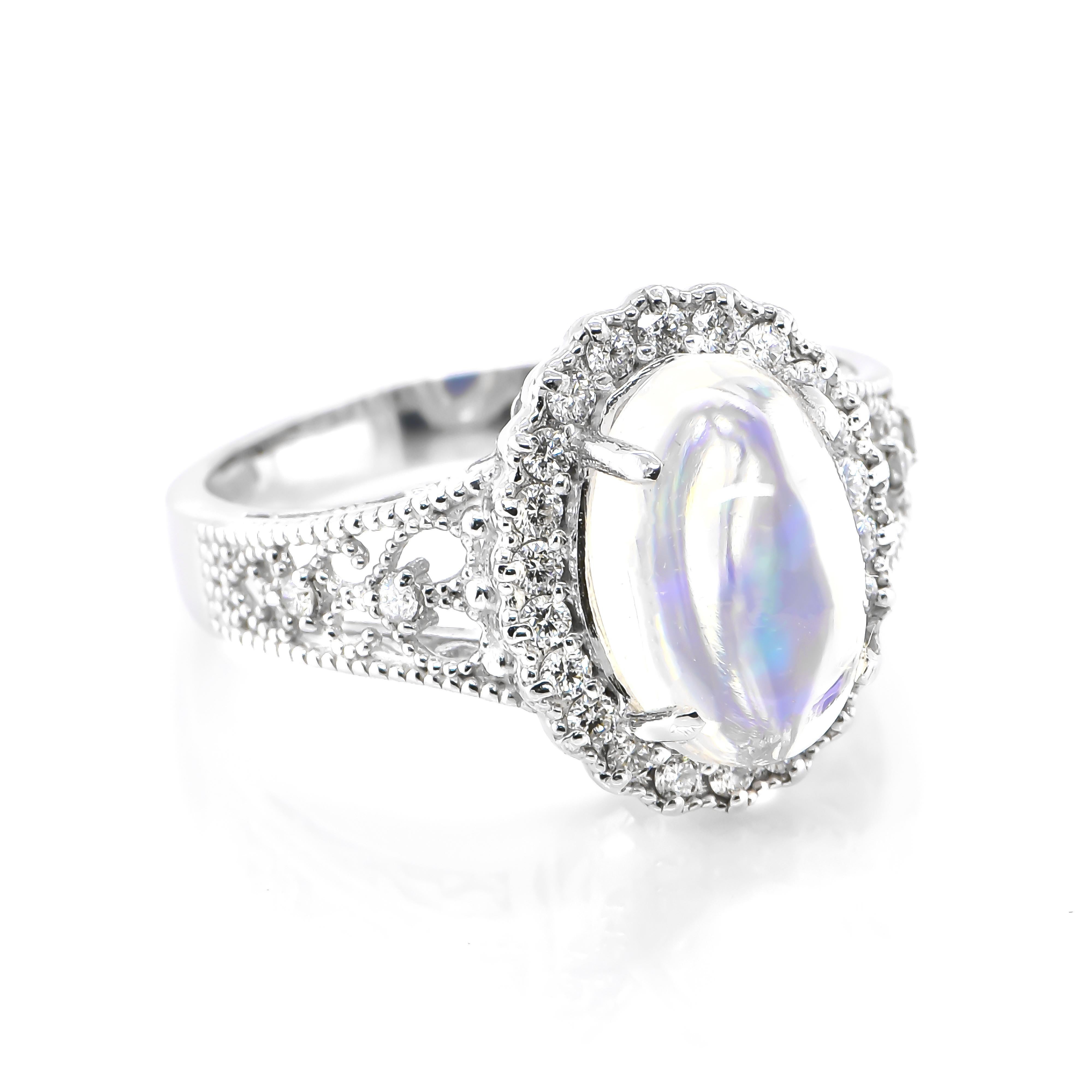 Ein wunderschöner Ring mit einem natürlichen Wasseropal von 2,83 Karat und 0,29 Karat Diamanten in Platin gefasst. Opale sind dafür bekannt, dass sie blitzende Regenbogenfarben zeigen, die als 