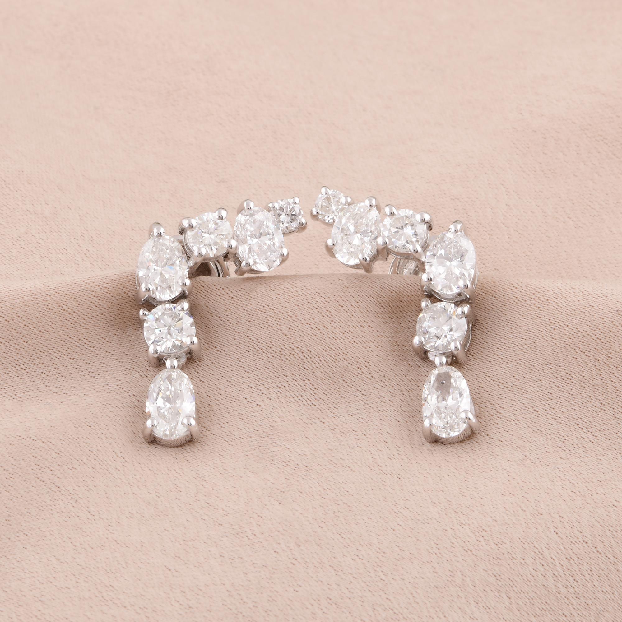 Orecchini di diamanti ovali e rotondi da 2,83 carati in oro bianco 14 carati Gioielli fatti a mano In condizioni Nuovo in vendita a Diera, Dubai