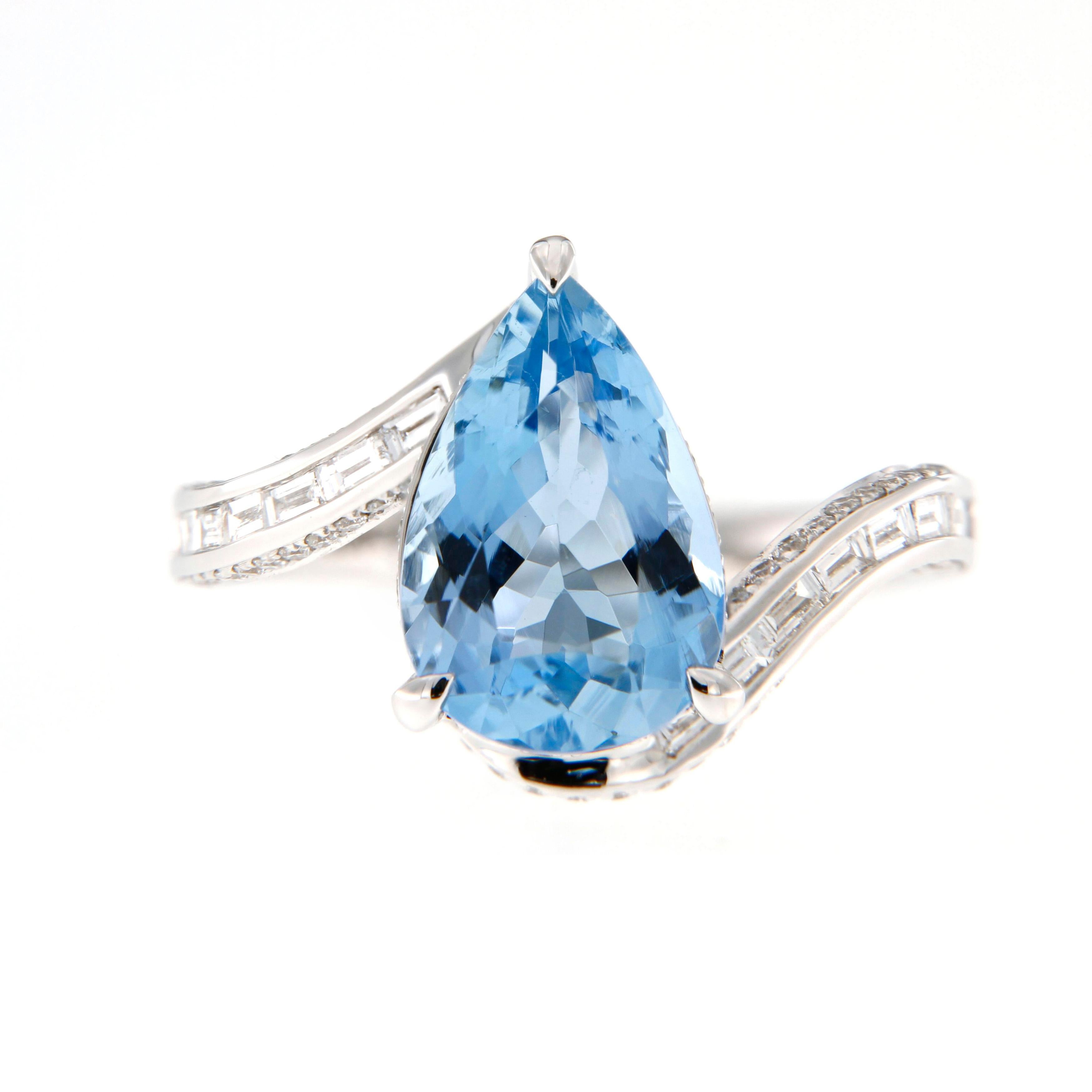 Contemporary 2.83-carat Pear Shaped Aquamarine Baguette and Round Diamond Dress Ring For Sale