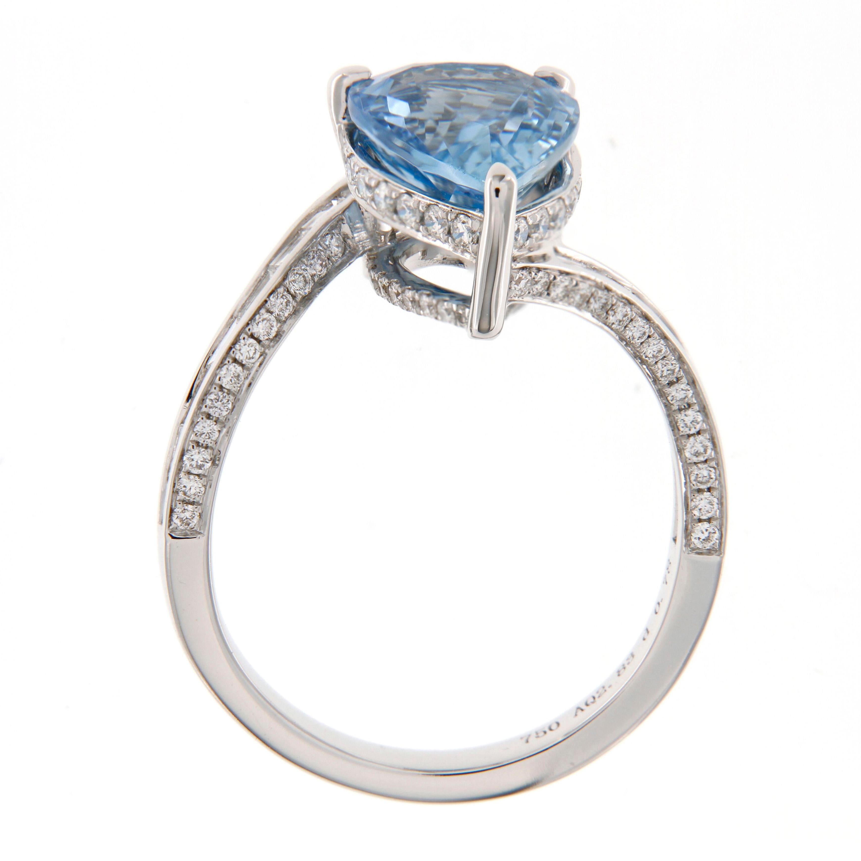 Pear Cut 2.83-carat Pear Shaped Aquamarine Baguette and Round Diamond Dress Ring For Sale