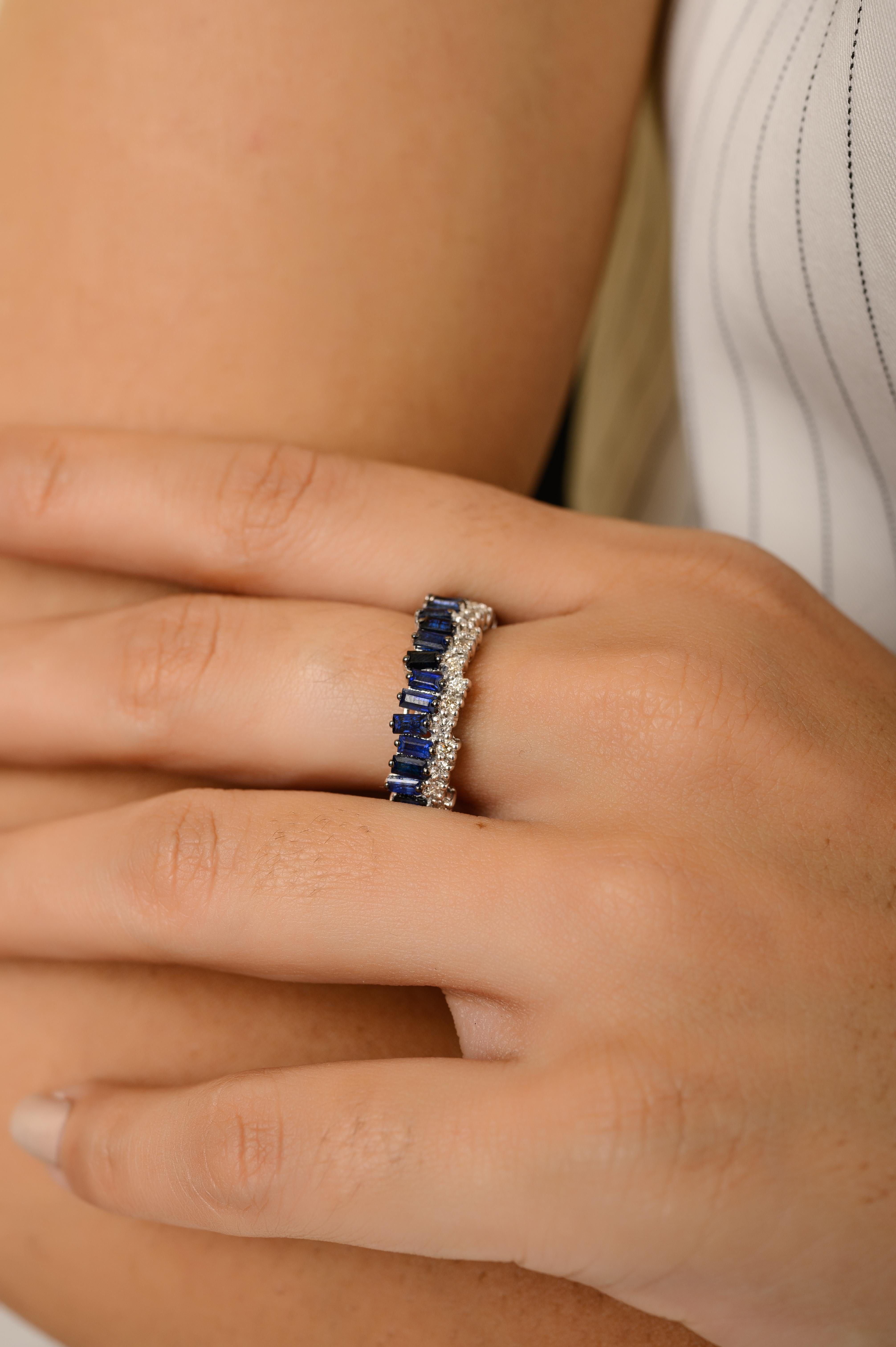 En vente :  Bague de fiançailles en or blanc 18 carats avec saphir bleu de 2,83 carats et diamants 8