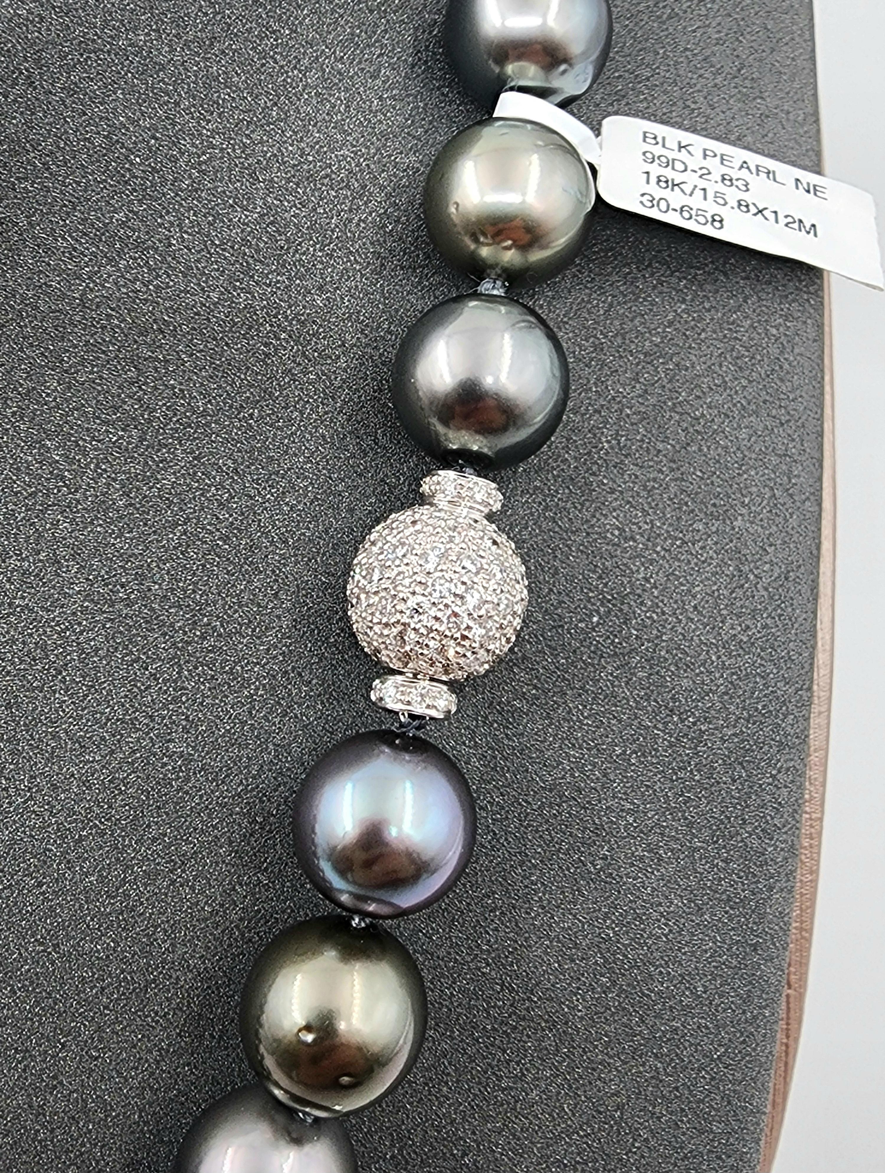 Taglio rotondo Collana con diamanti da 2,83 carati e perle nere di Tahiti Nature in vendita