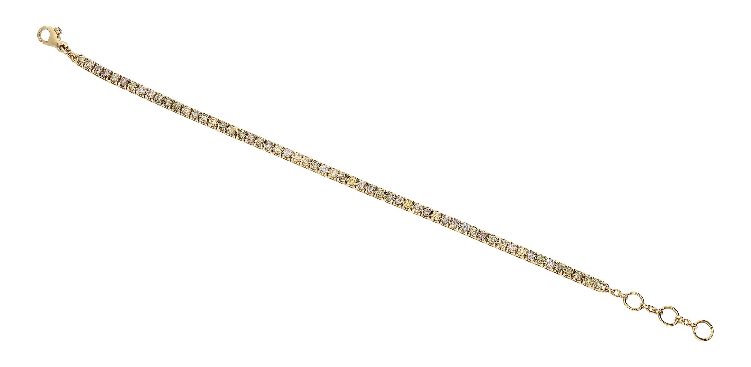 Trendy tennis bracelet in 18kt yellow gold for a weight of 11,50 grams and multi colored round brilliant diamonds nuanced camouflage for 2,83 carats. The length is 17 centimeters plus 3 centimeters of little rings to be resized, the width is 2.90