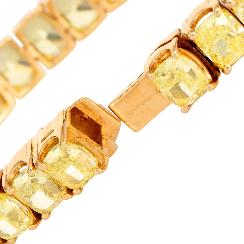 28,32cts Pulsera de tenis de diamantes amarillos talla cojín natural en venta 1