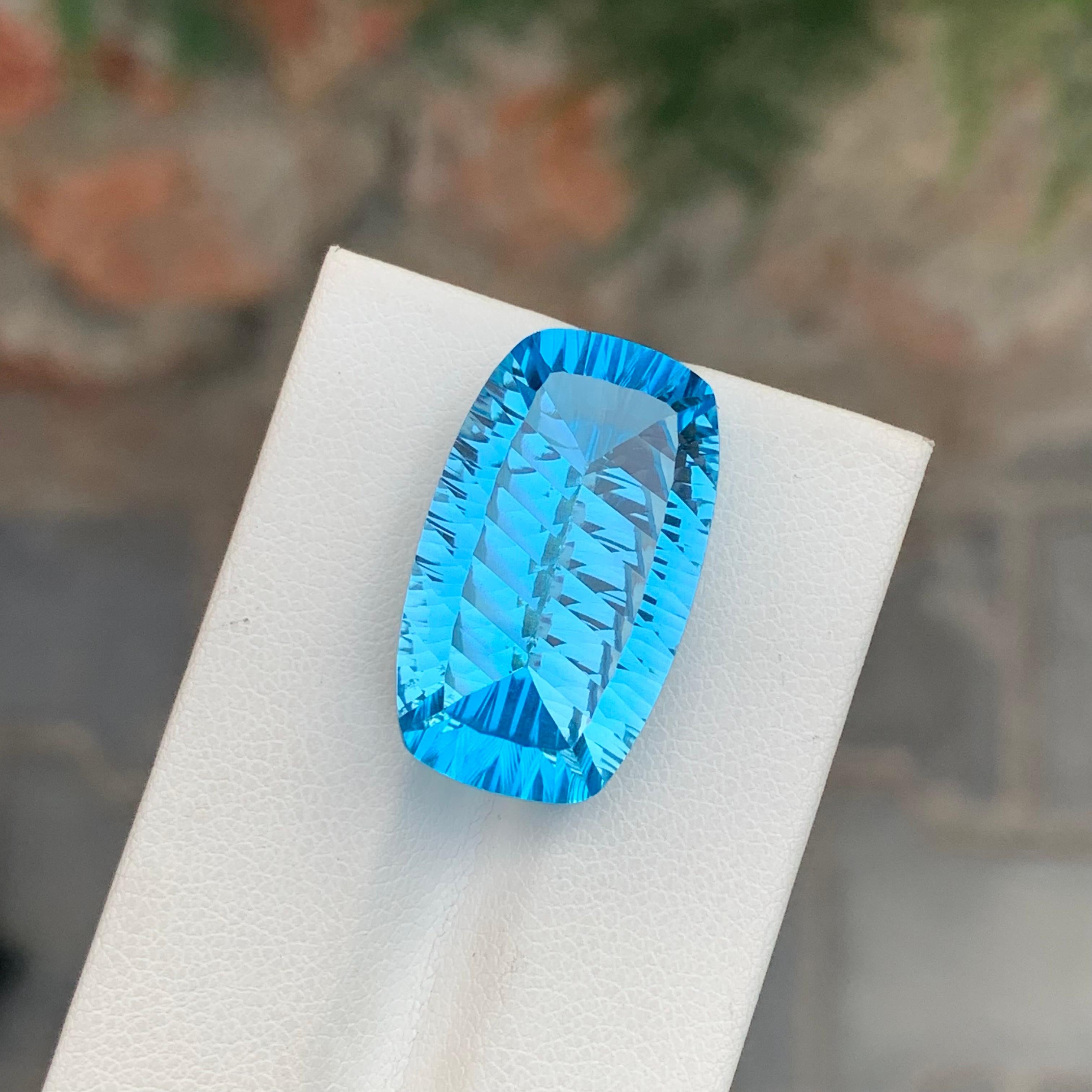 28,35 carati di topazio blu sfaccettato a forma di Can per collana in vendita 4