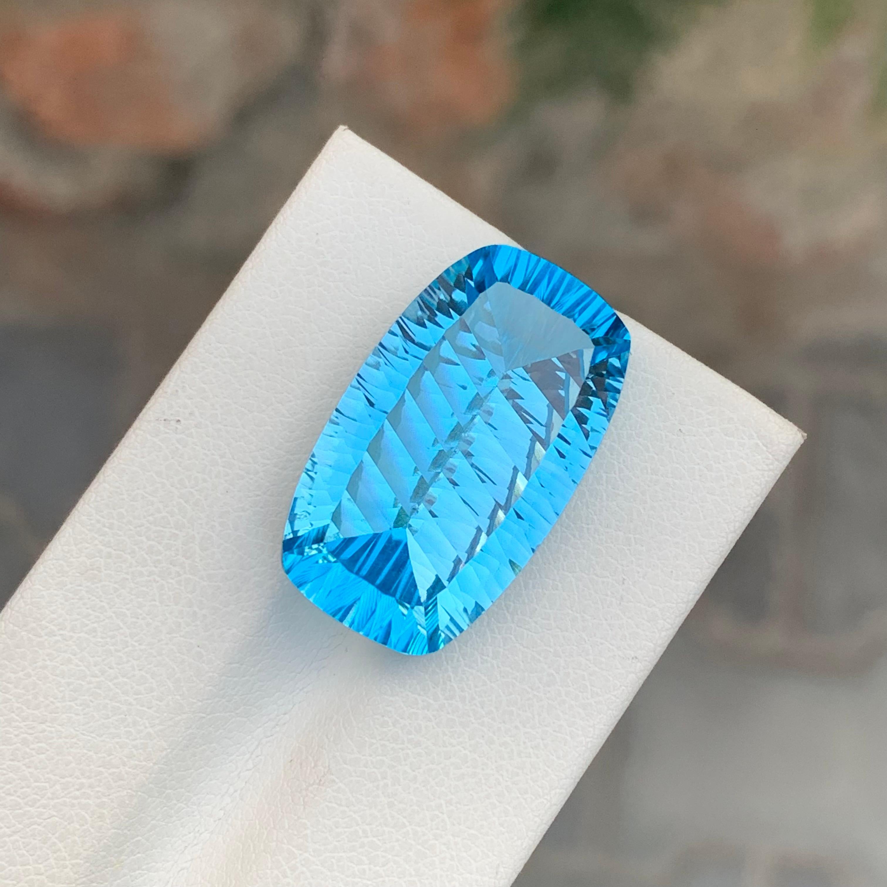 Topazio azzurro sfuso
Peso: 28,35 carati
Dimensioni: 24 x 14,5 x 9,1 mm
Origine: Brasile
Forma: A forma di Can 
Colore: Blu cielo
Certificato: Disponibile

I benefici di indossare una pietra di topazio blu:
Aiuta a migliorare la comunicazione e