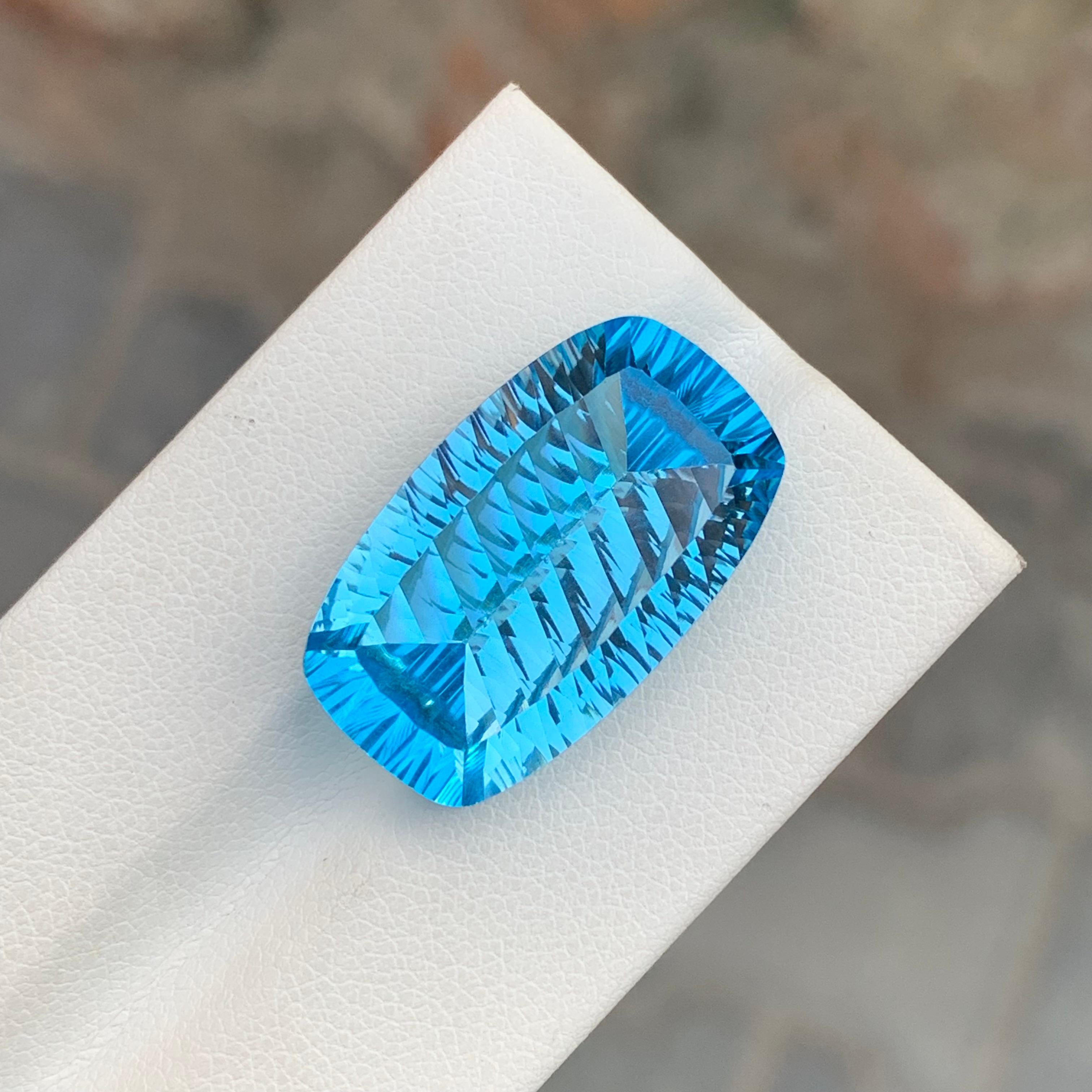 28,35 carati di topazio blu sfaccettato a forma di Can per collana in vendita 1