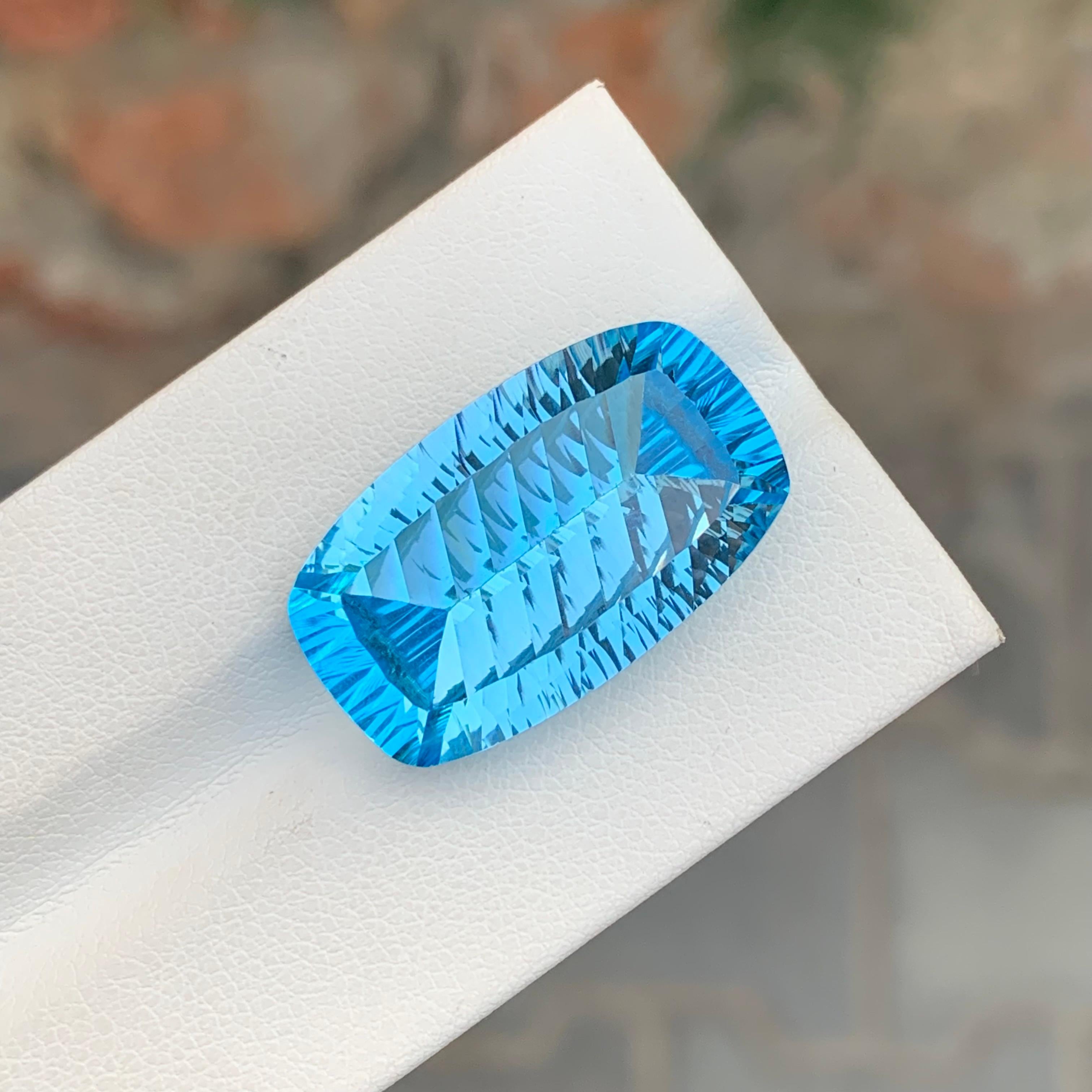 28,35 carati di topazio blu sfaccettato a forma di Can per collana in vendita 2