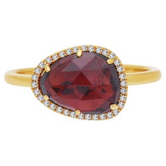 2.84 Carat Garnet & Diamond Yellow Gold Ring