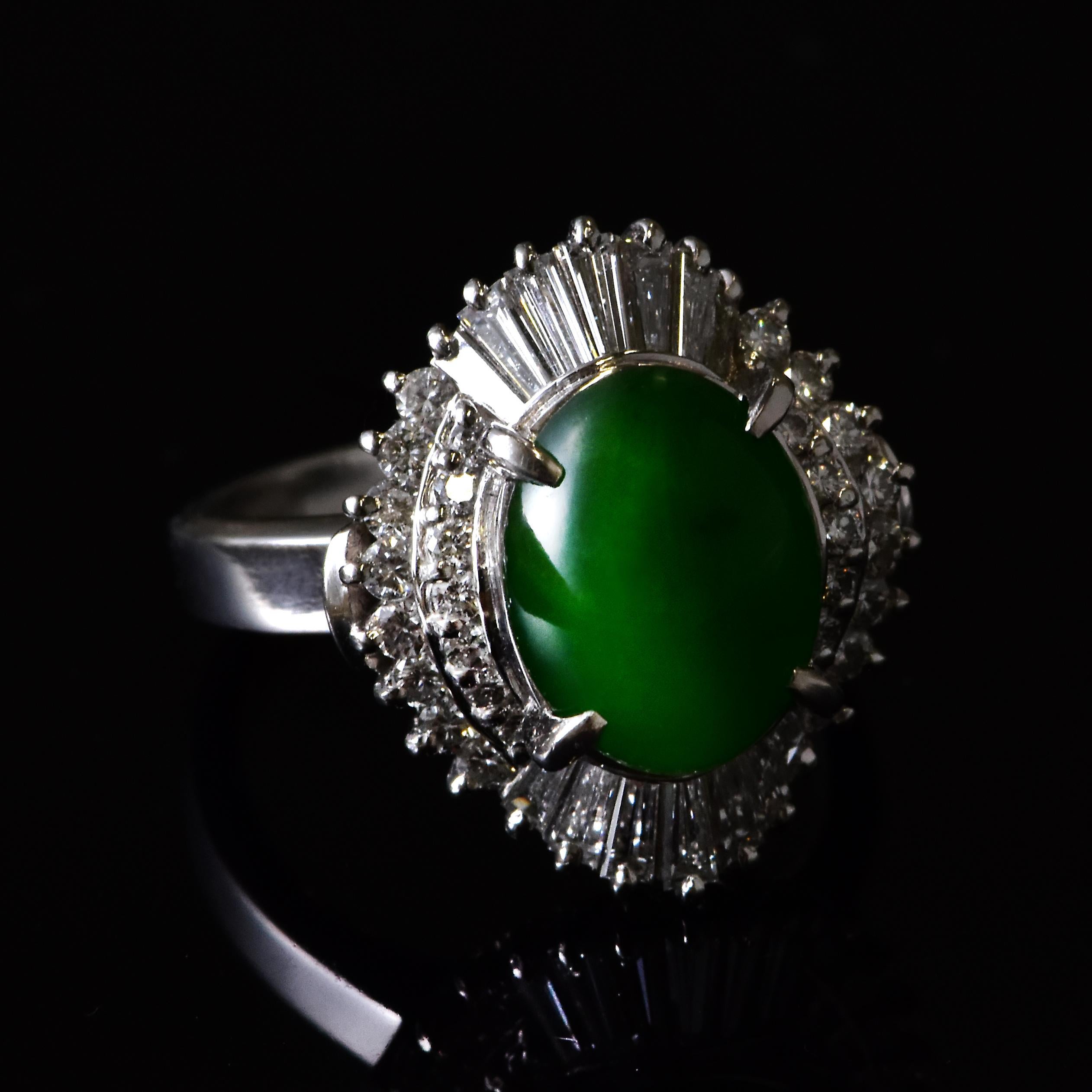 Anillo de Jade Natural Tipo A y Diamantes en Platino de 2.84 Quilates en venta 1