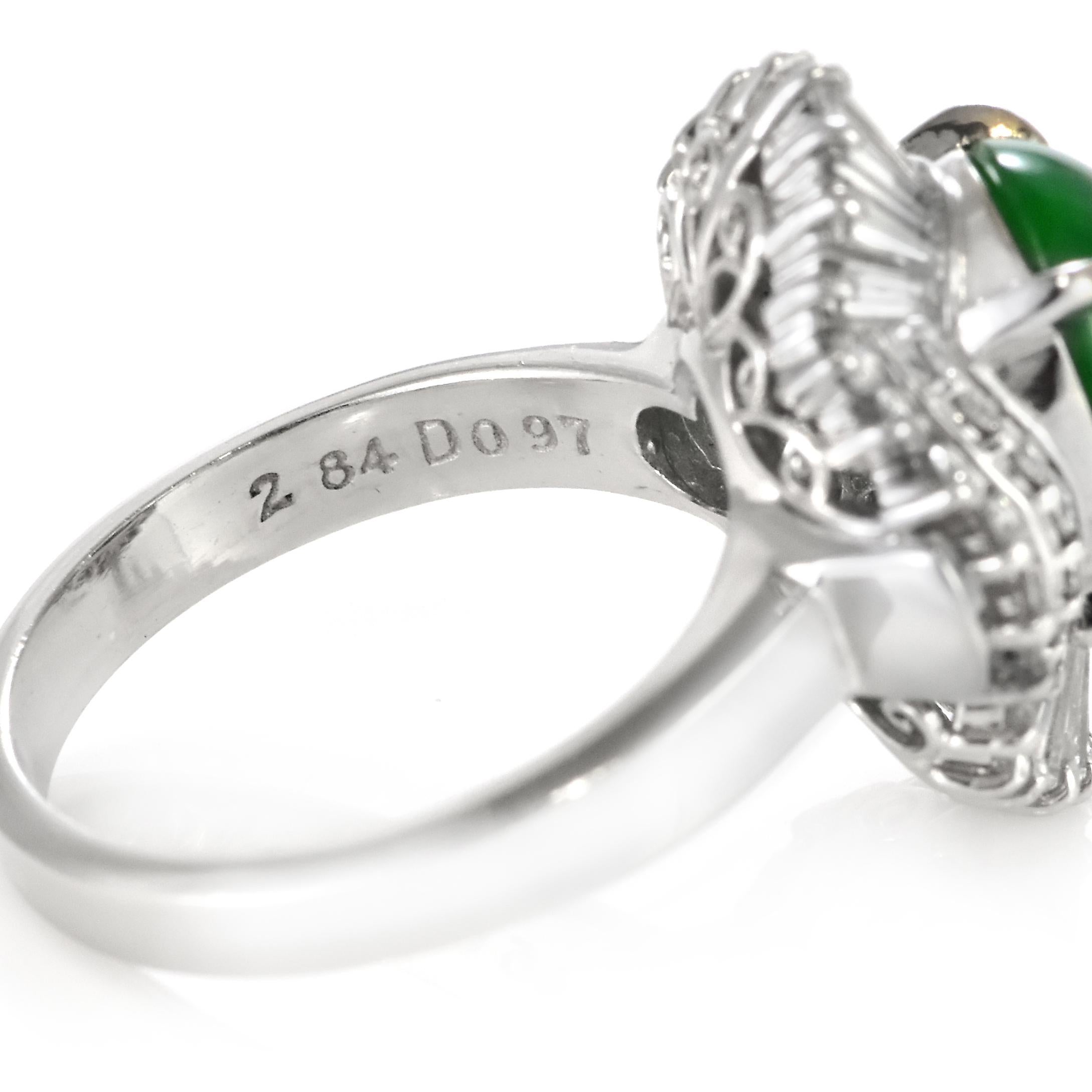 Anillo de Jade Natural Tipo A y Diamantes en Platino de 2.84 Quilates en venta 2