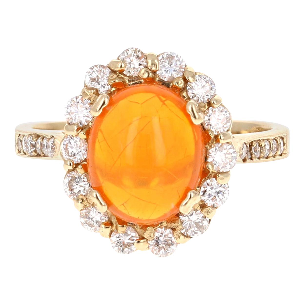 Bague en or jaune avec opale éthiopienne taille ovale de 2,84 carats et diamants