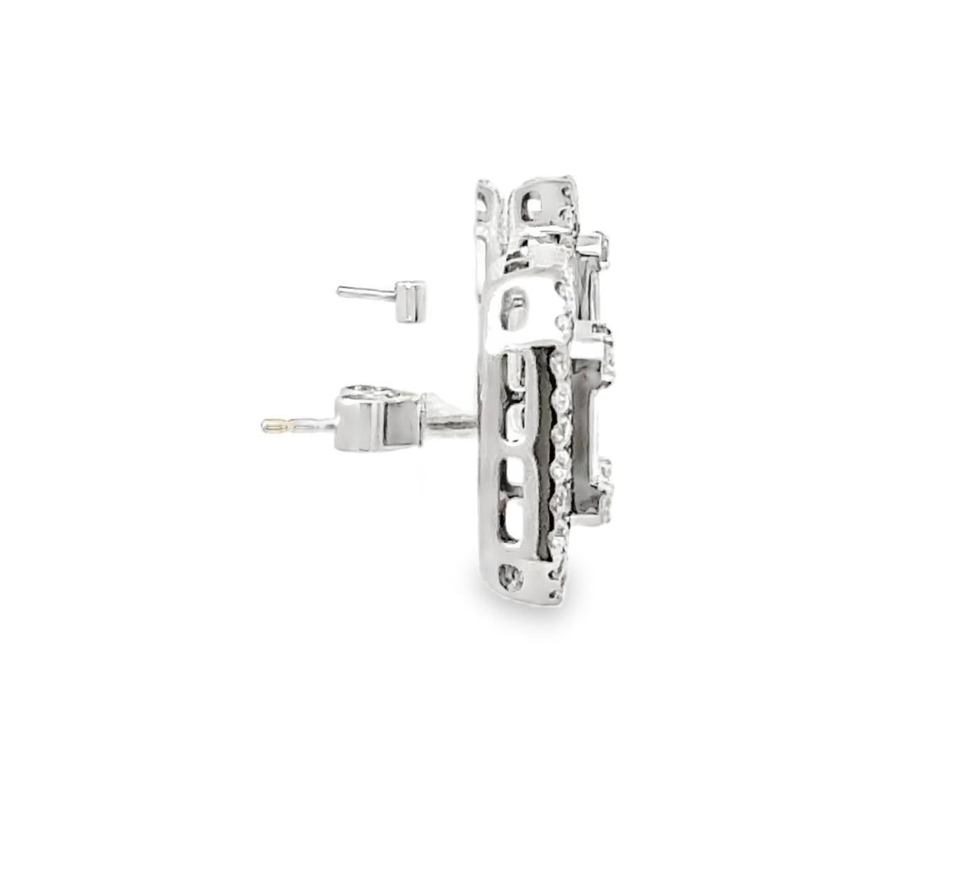 2.84 Carat Sapphire and 2.33 Carat Diamond Stud Earrings Pour femmes en vente