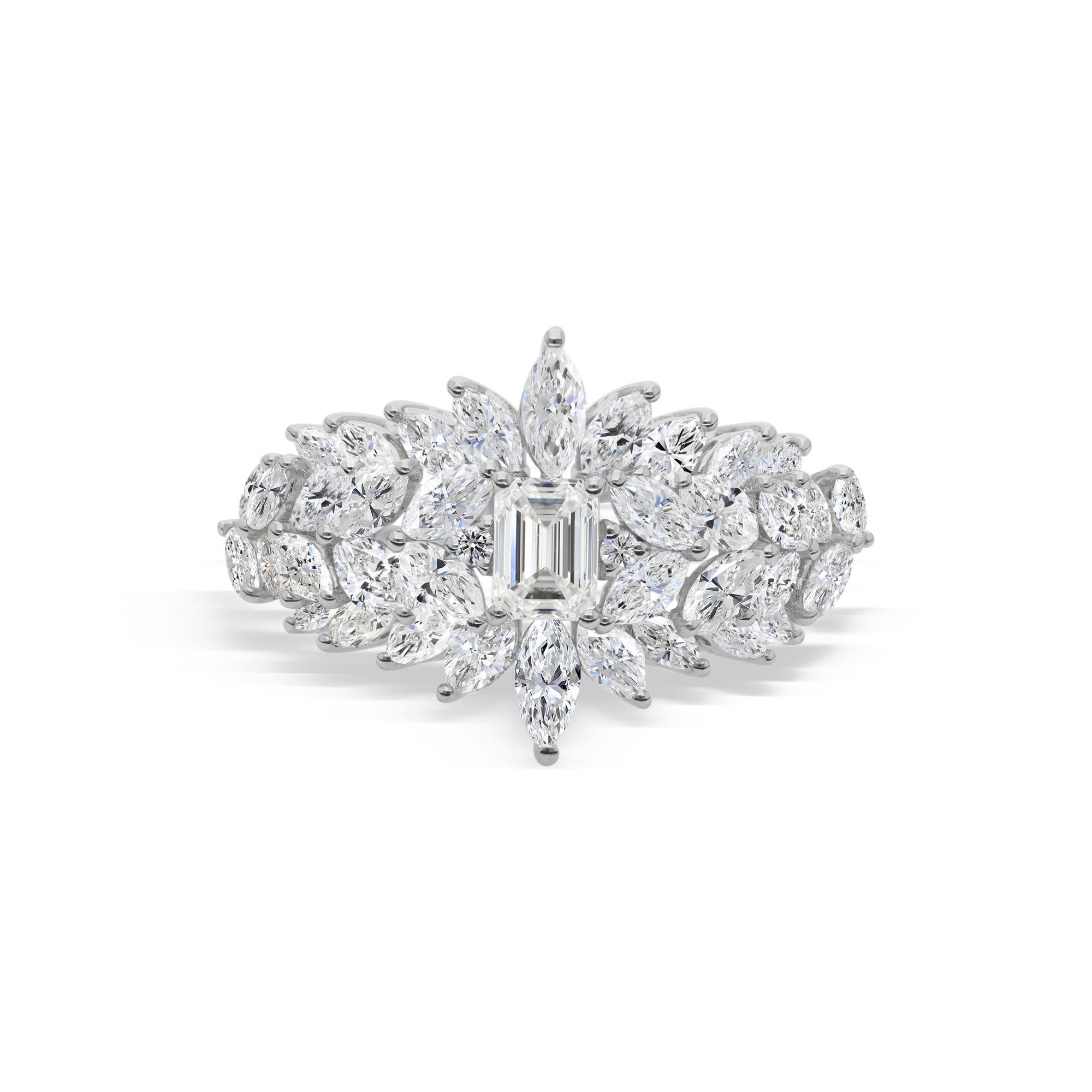 in vendita:  Anello nuziale dichiarato con cluster di diamanti da 2,84 carati SI/H in oro bianco 14 carati 5