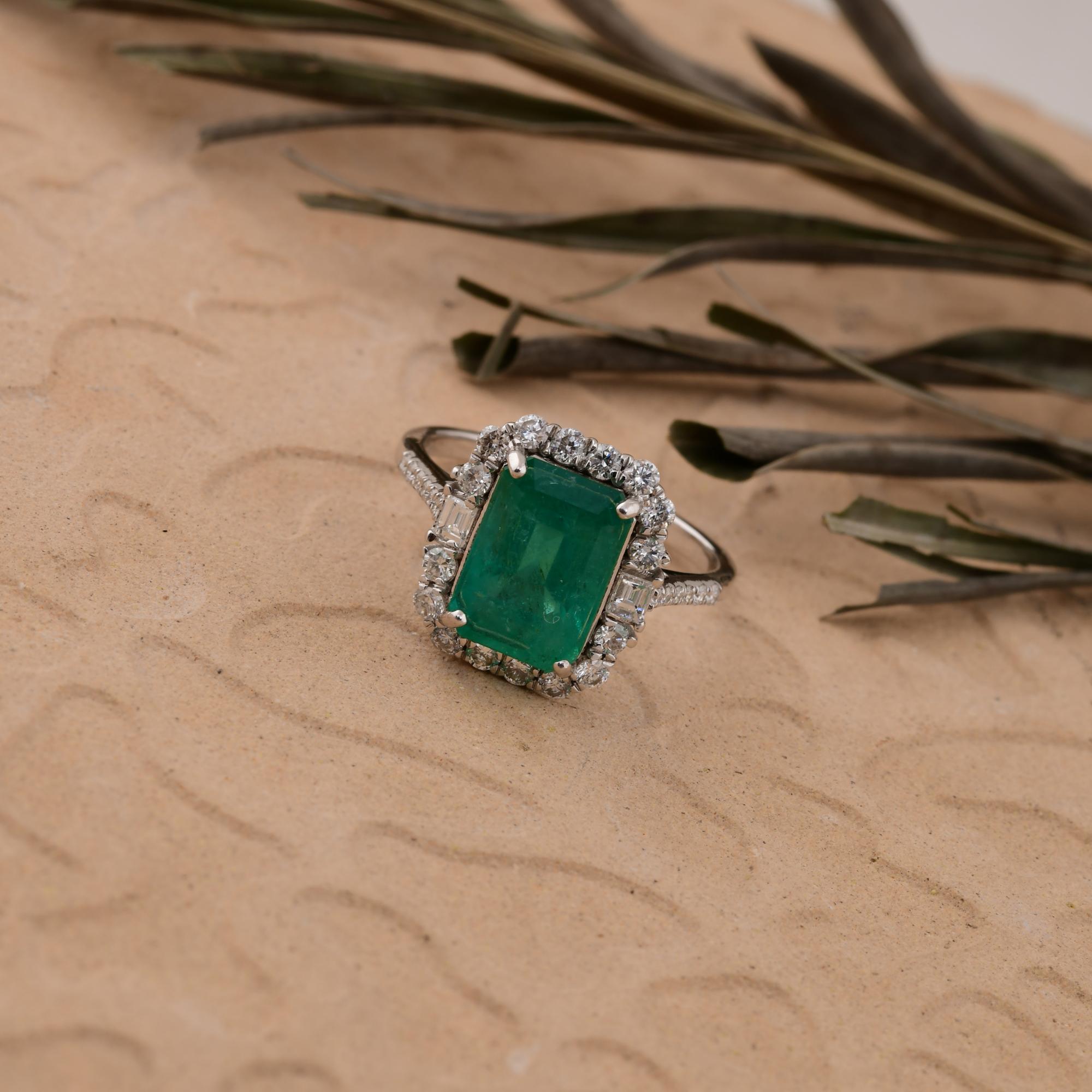 2.84 Carat Zambian Emerald Ring 0.62 Ct SI/H Diamond 14 Karat White Gold Jewelry In New Condition For Sale In Diera, Dubai