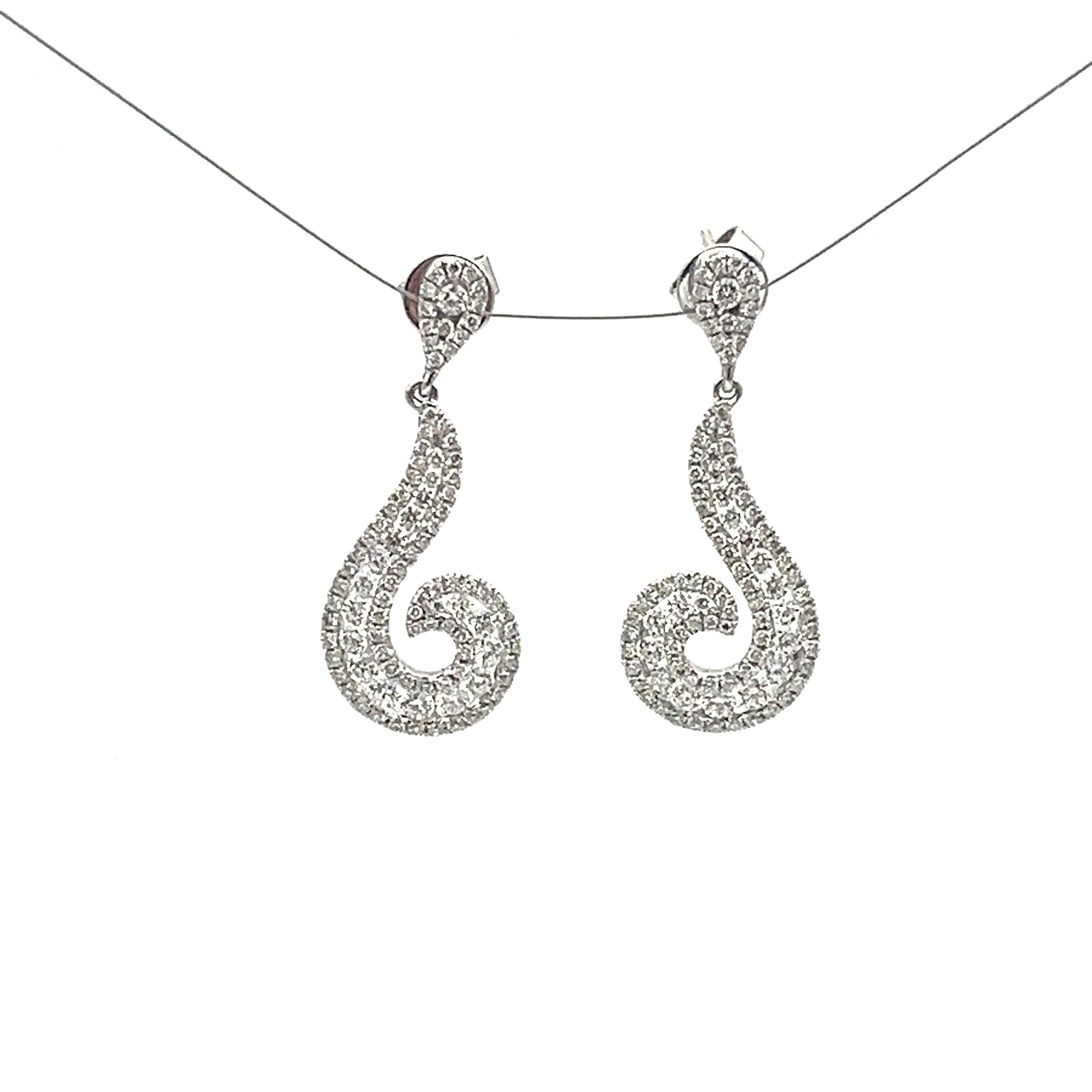 2.84 ct Diamond Dangle Earrings In New Condition For Sale In Chicago, IL