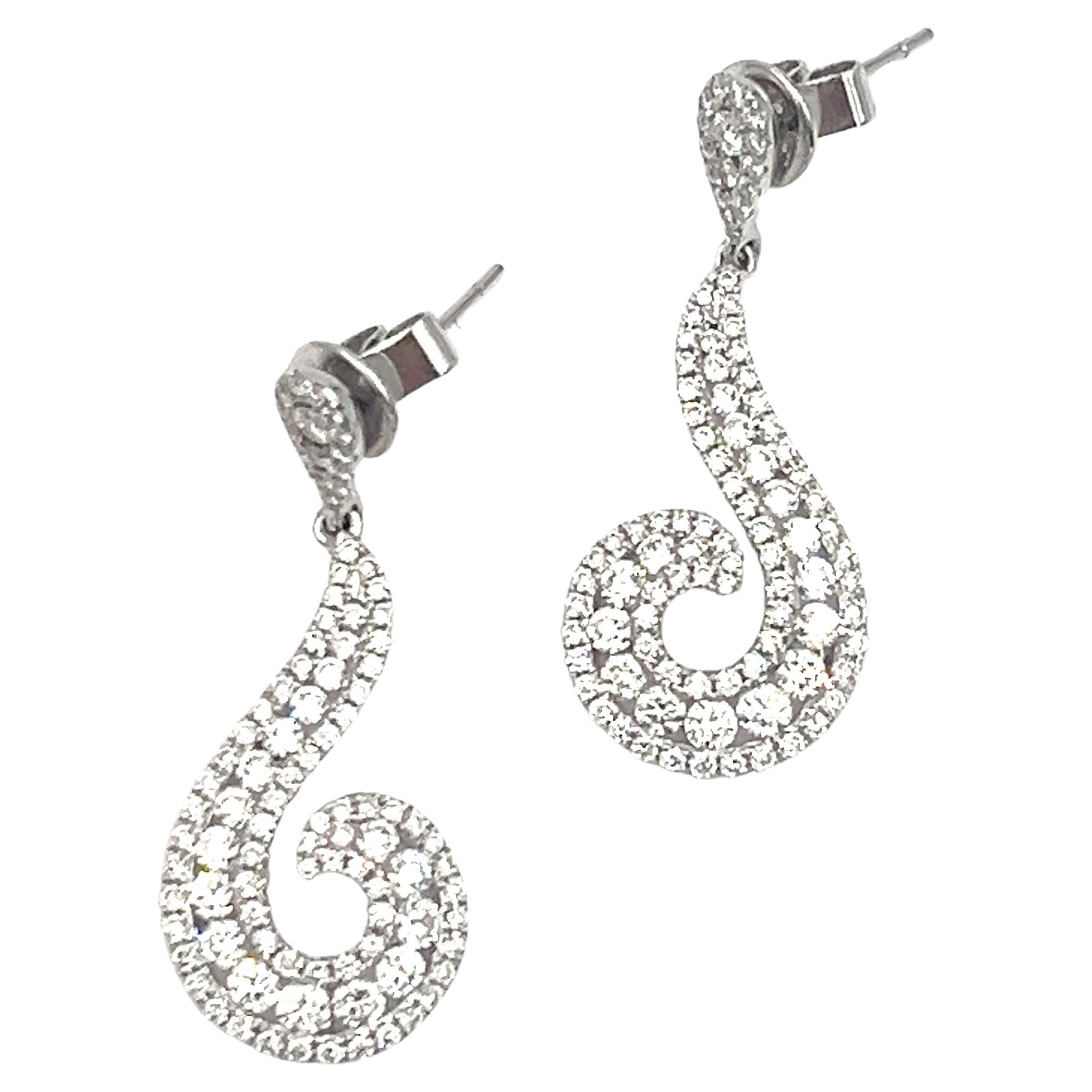 2.84 ct Diamond Dangle Earrings For Sale