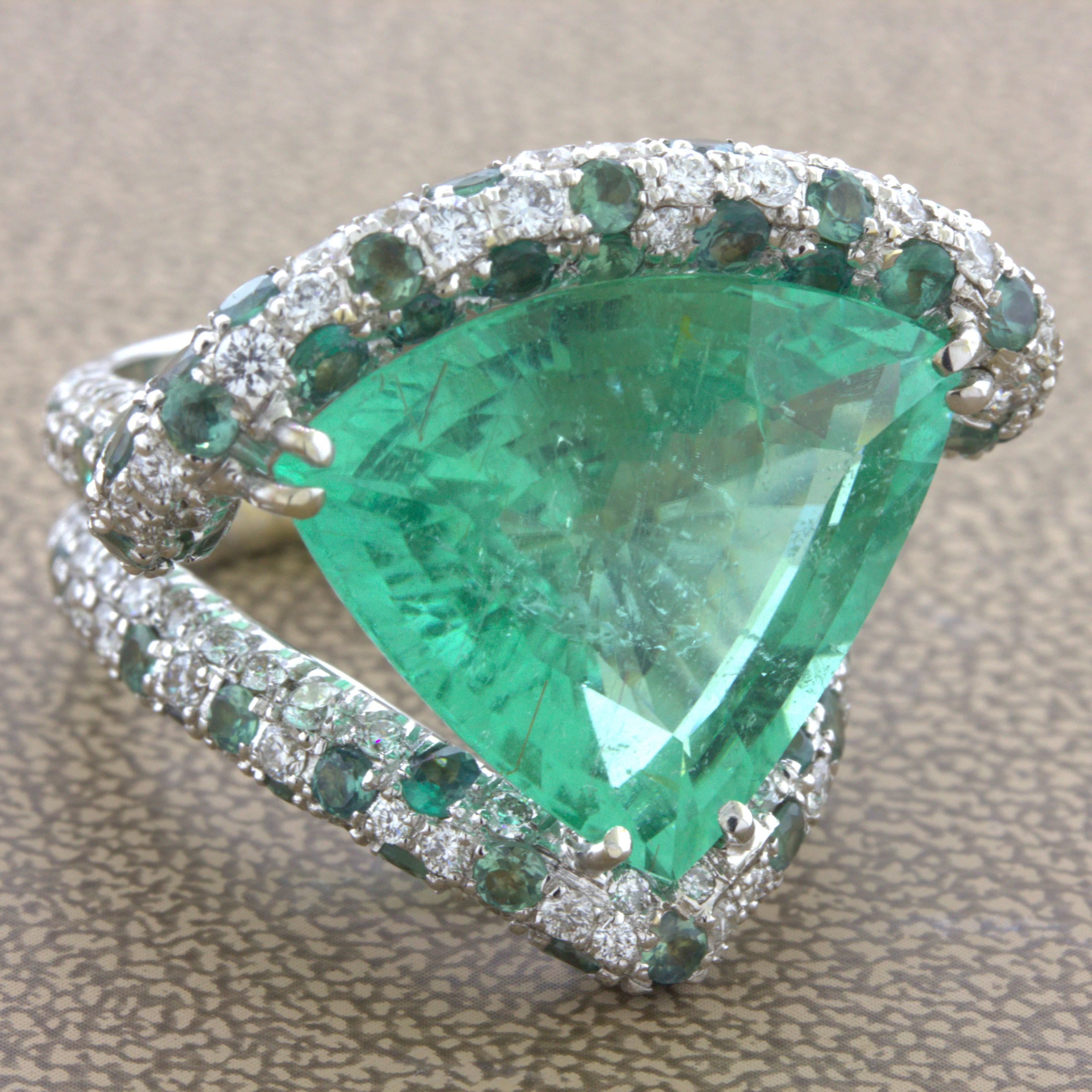 28.41 Carat Paraiba Tourmaline Diamond Alexandrite 18K White Gold Cocktail Ring In New Condition For Sale In Beverly Hills, CA